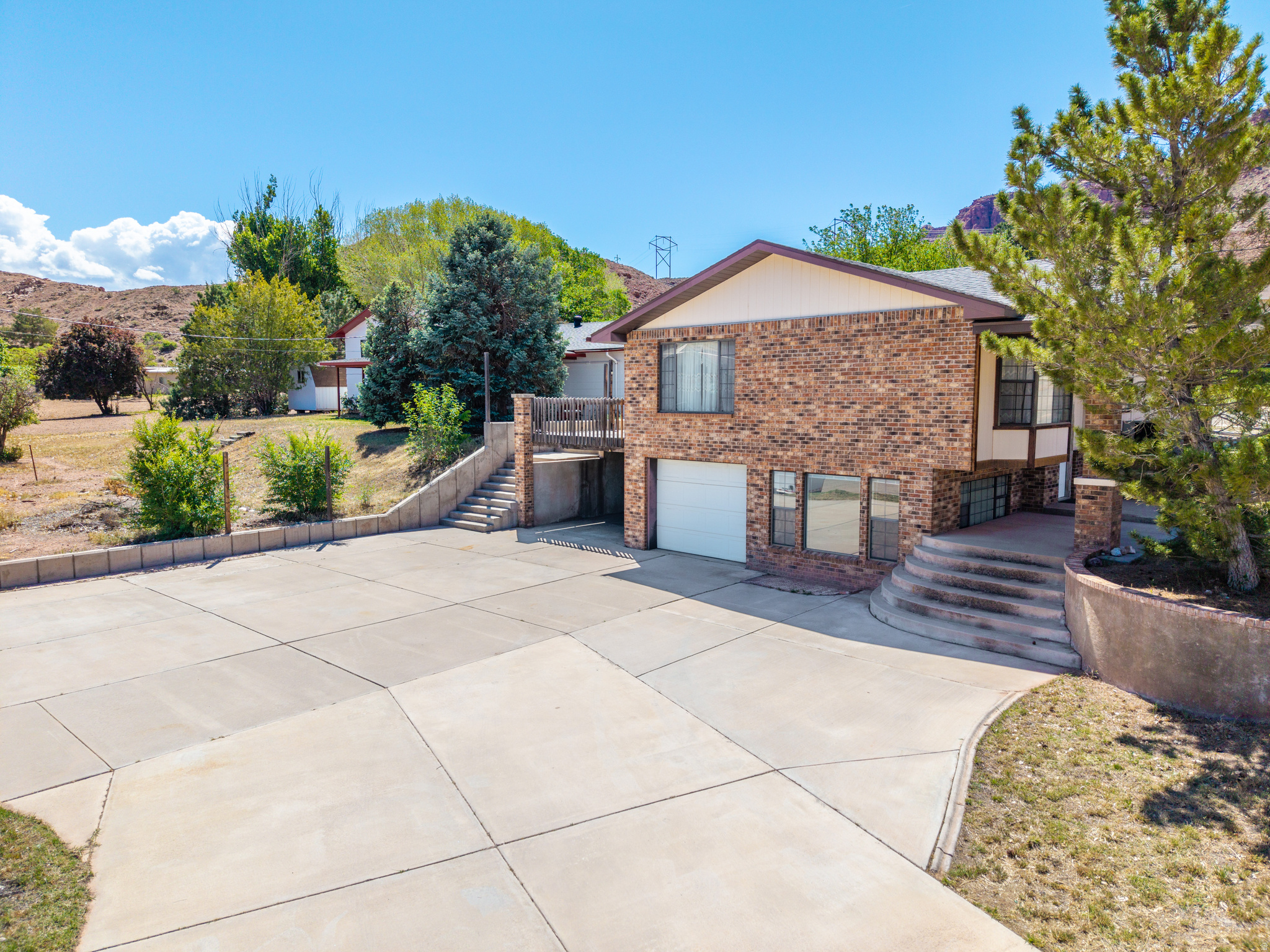 main property photo 9