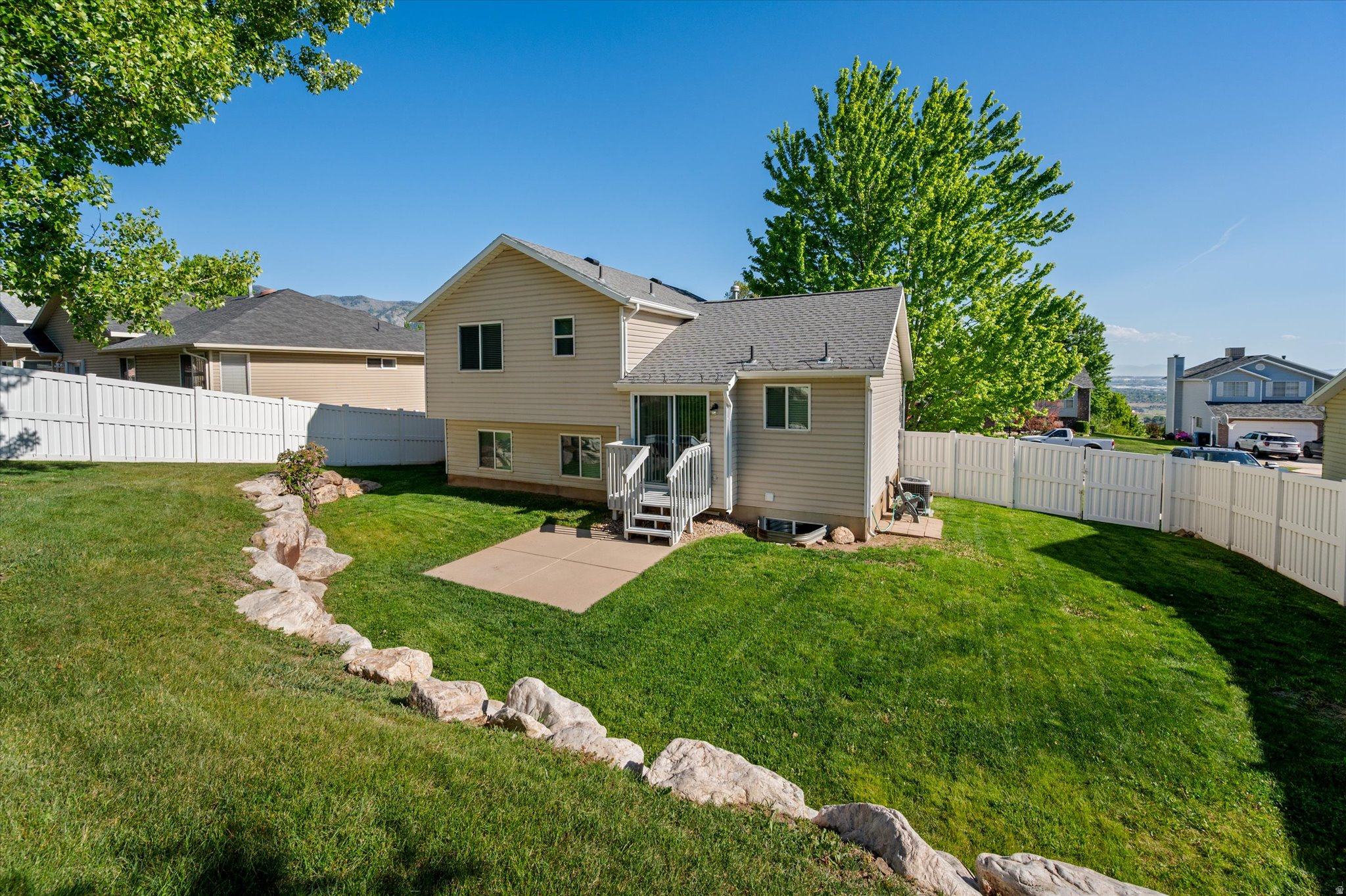 main property photo 22