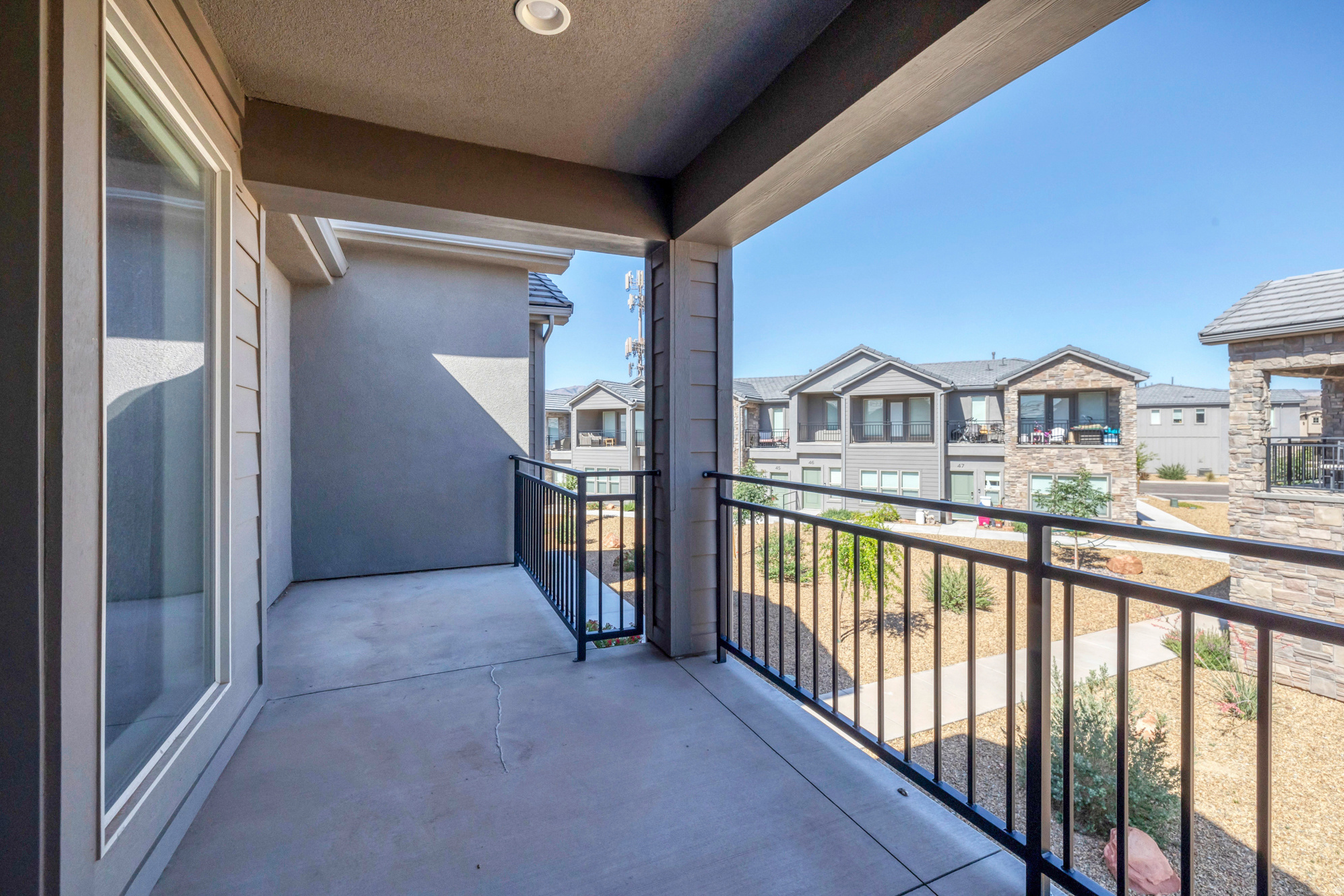 main property photo 25