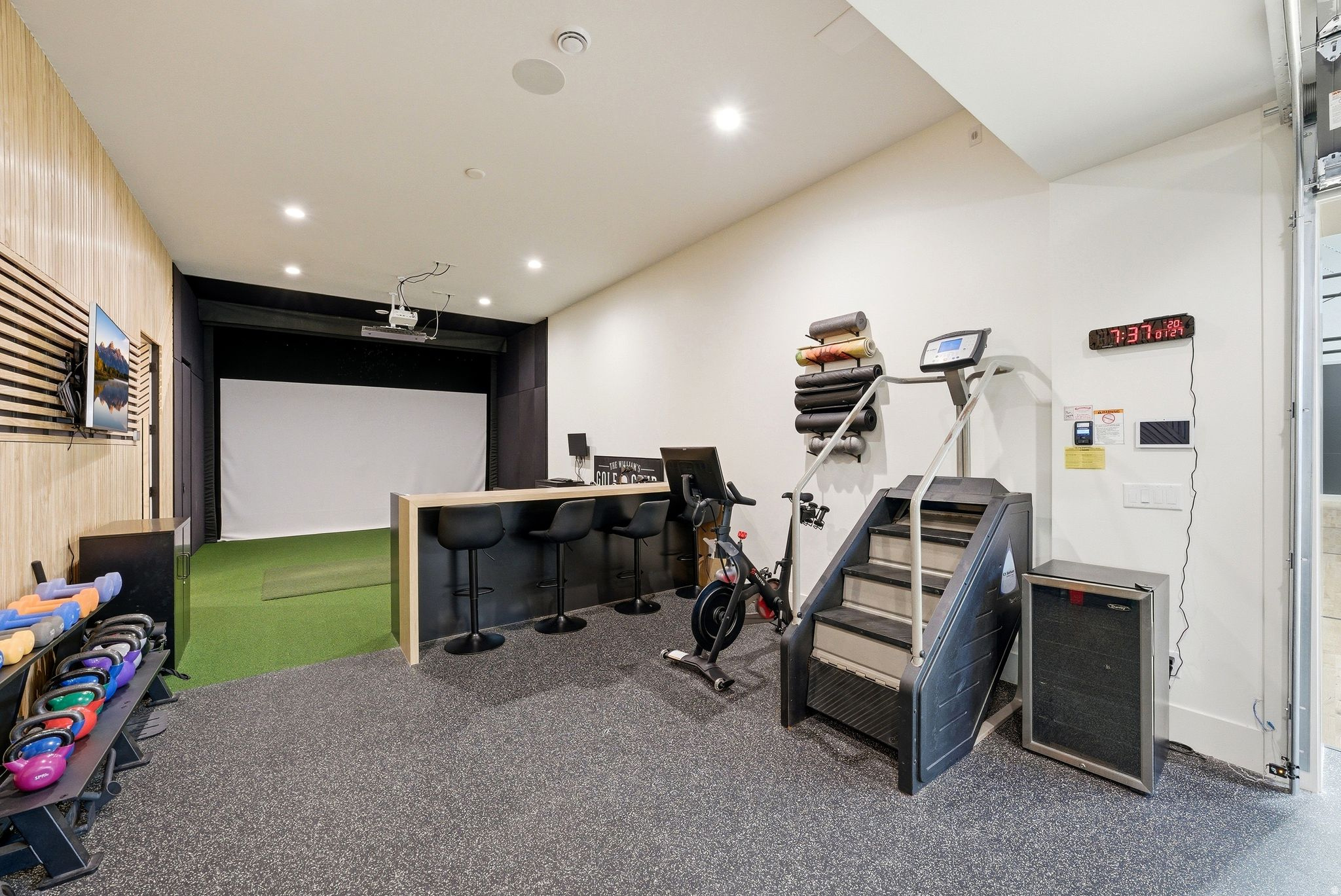 main property photo 74