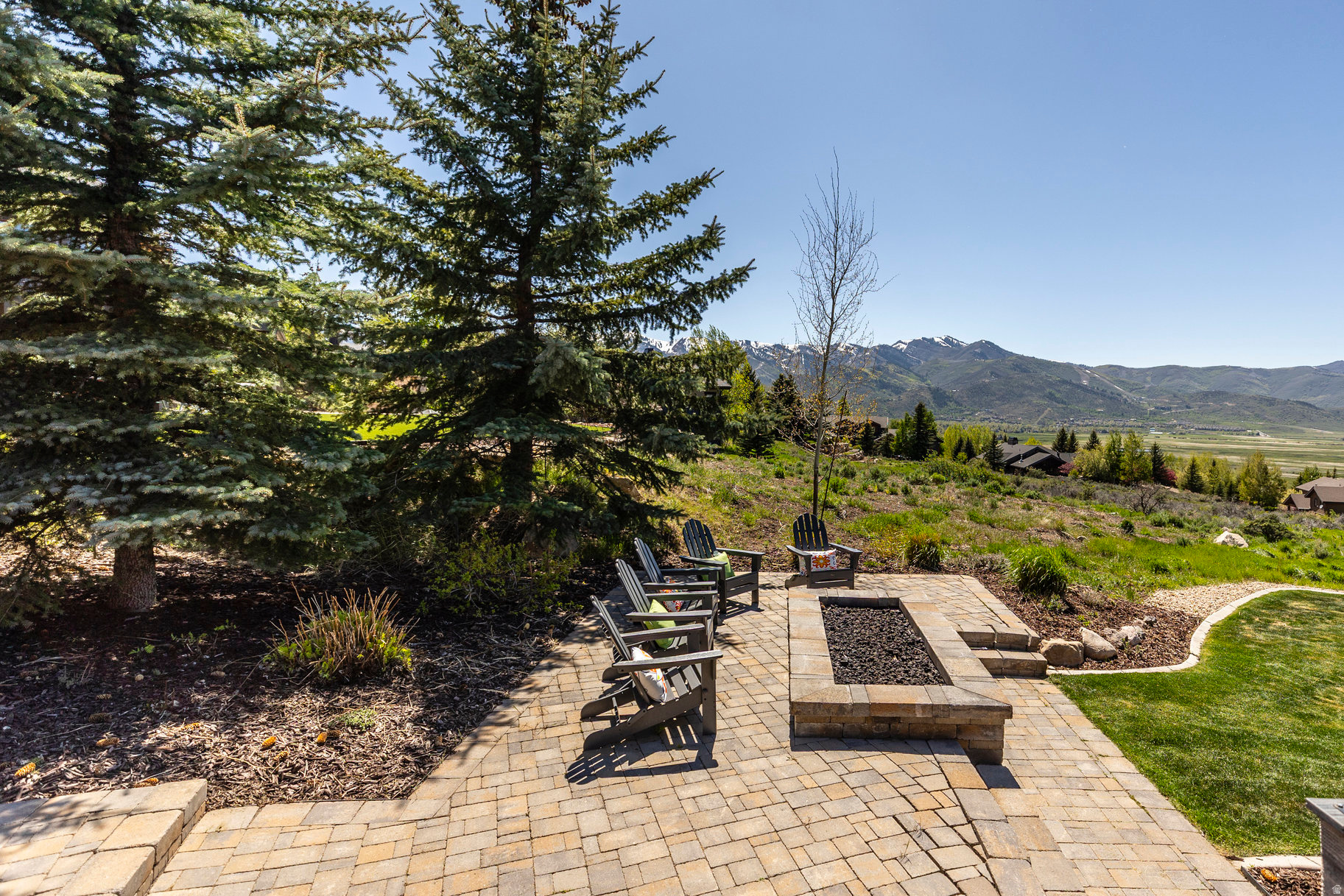 main property photo 45