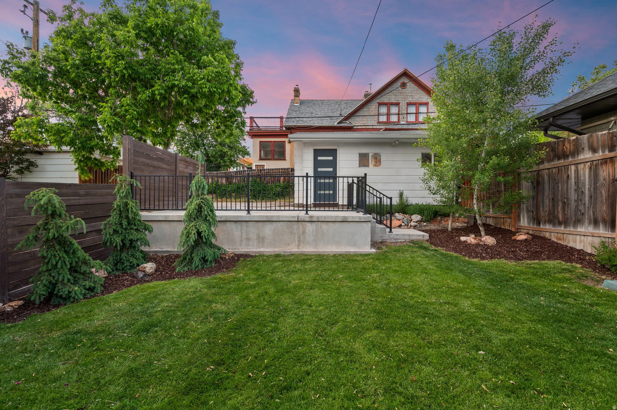 main property photo 40