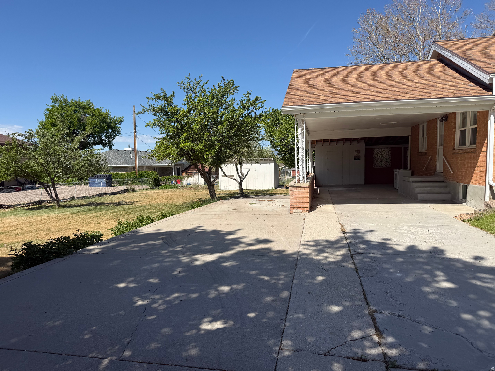 main property photo 40