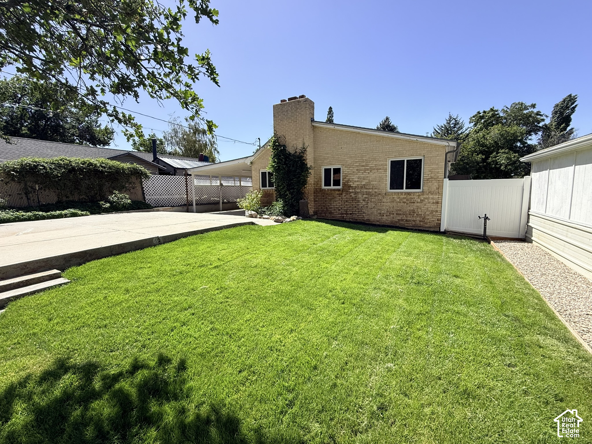 main property photo 25