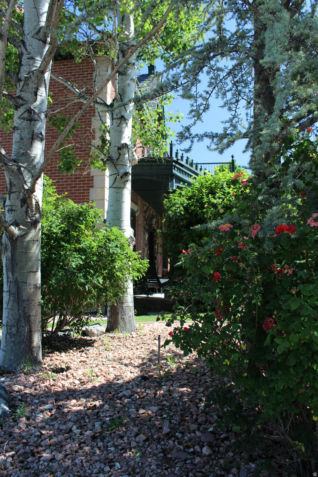 main property photo 37