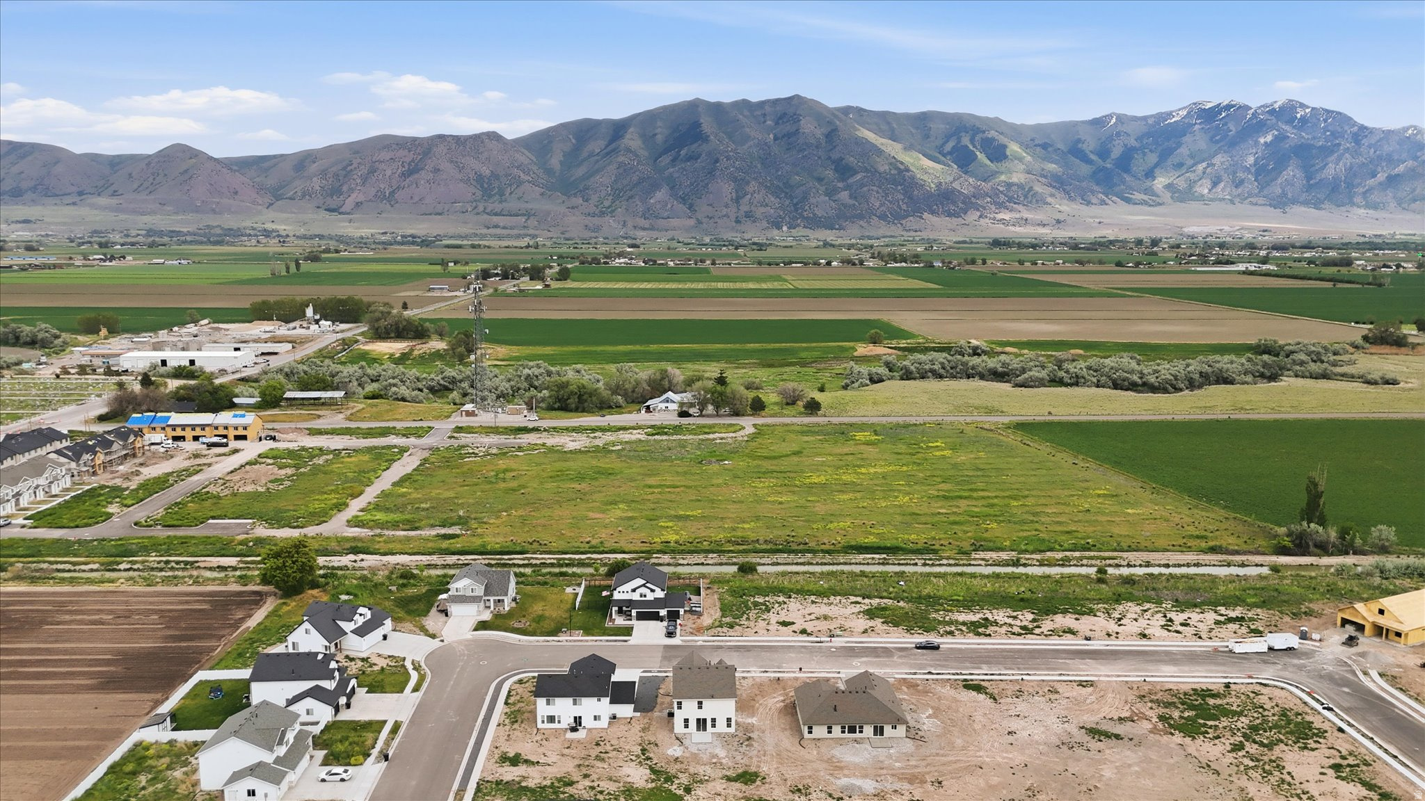 main property photo 40