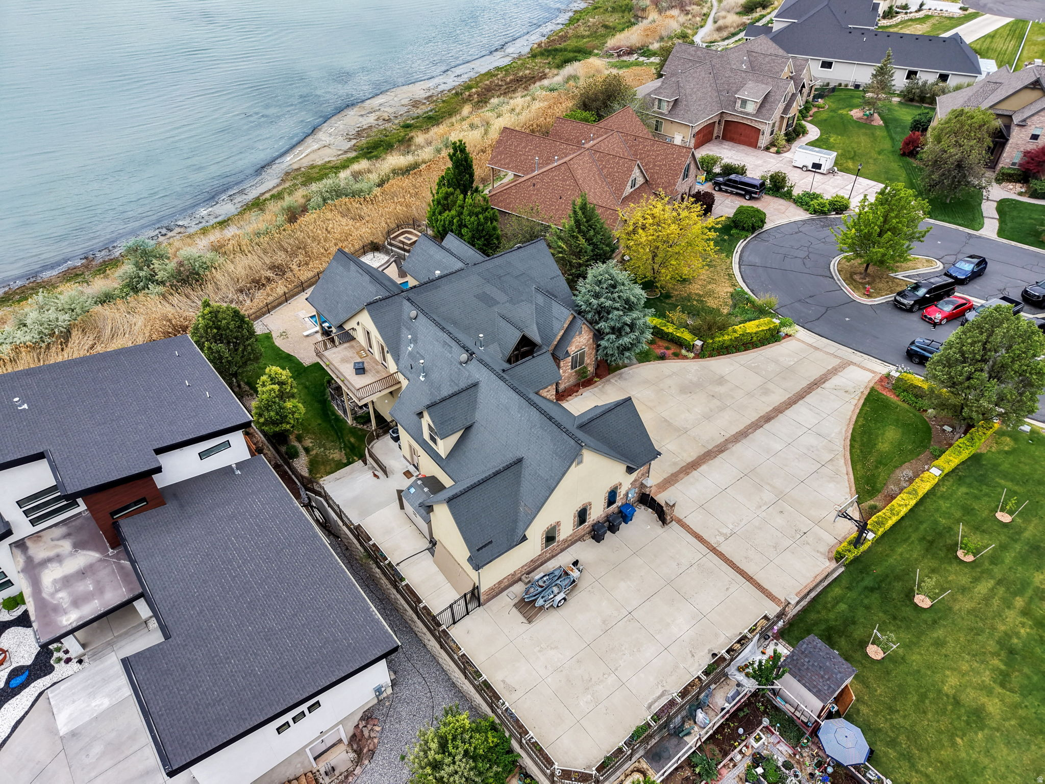 main property photo 50