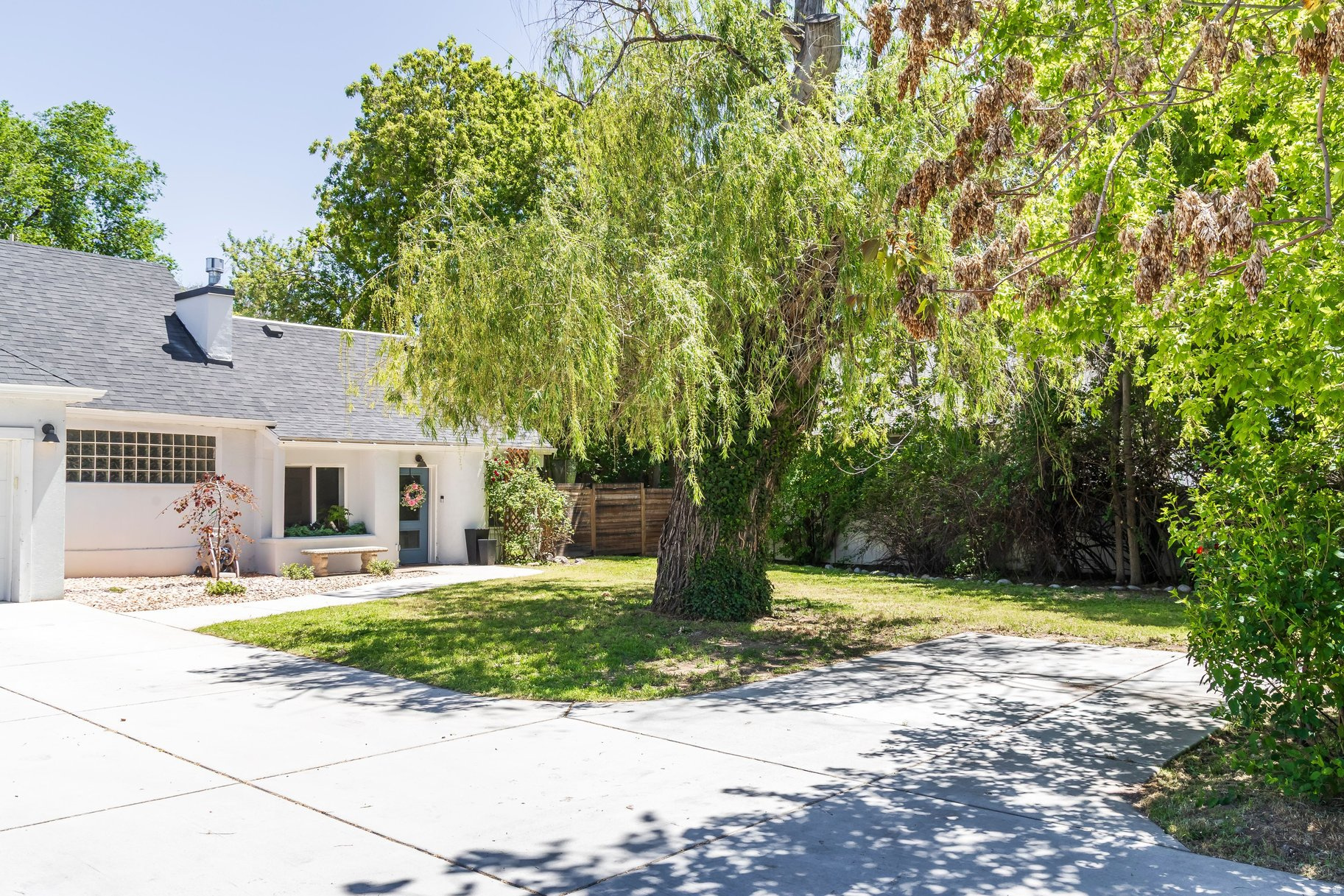 main property photo 38