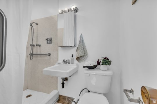 main property photo 18