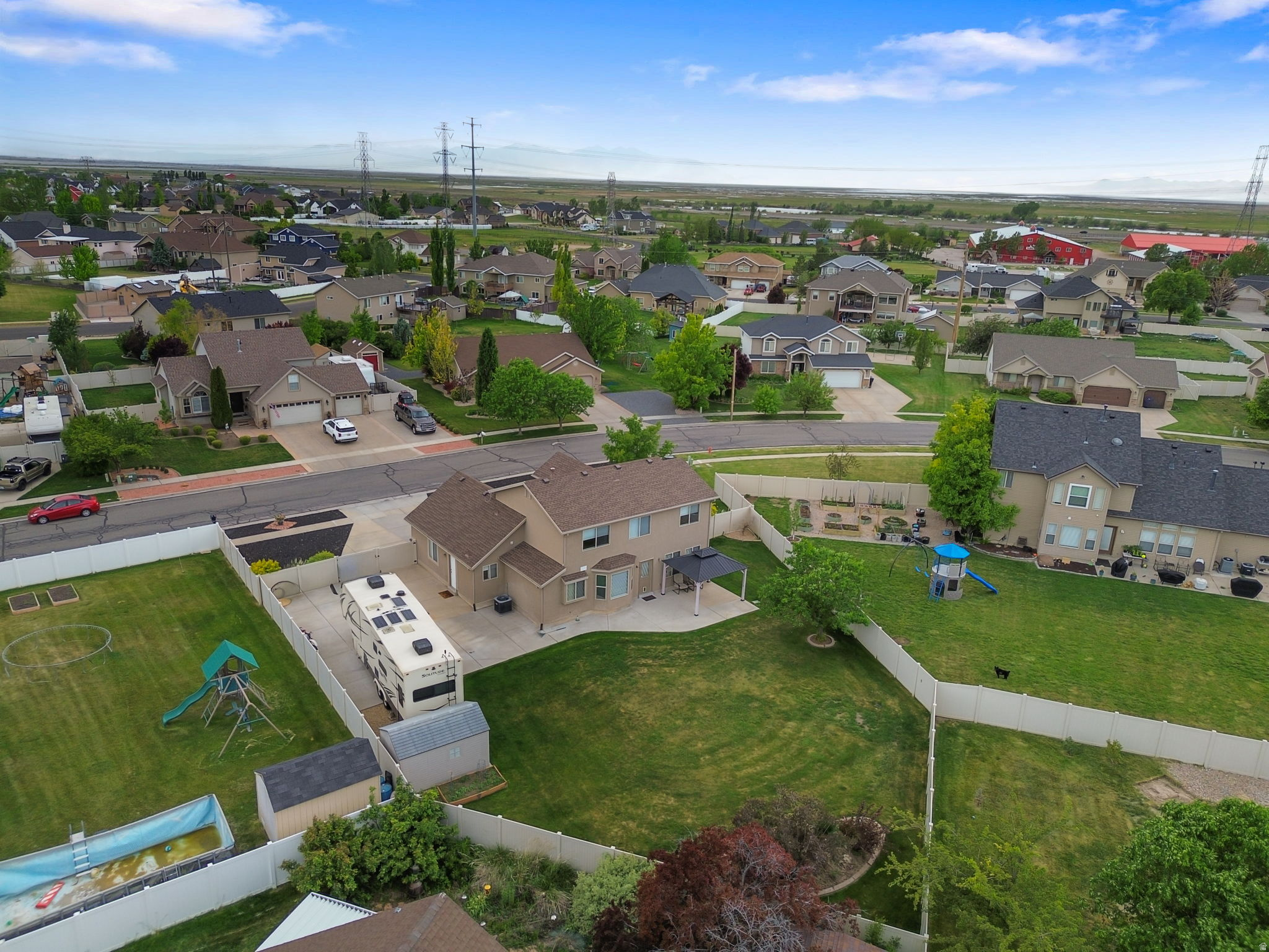 main property photo 31