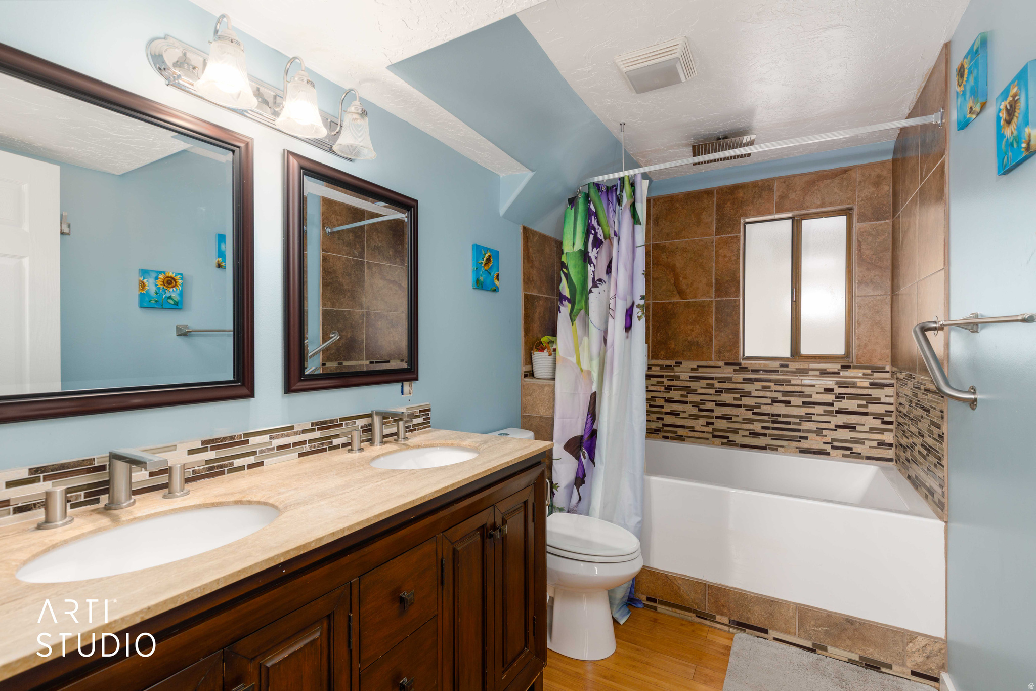 main property photo 22