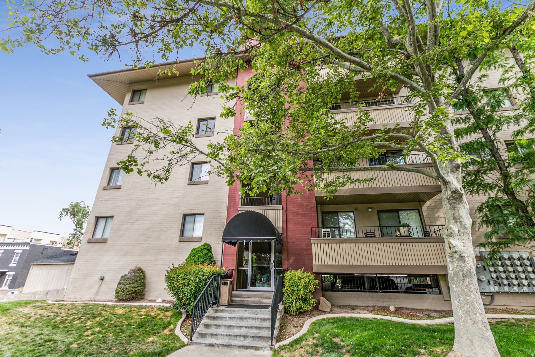 main property photo 31