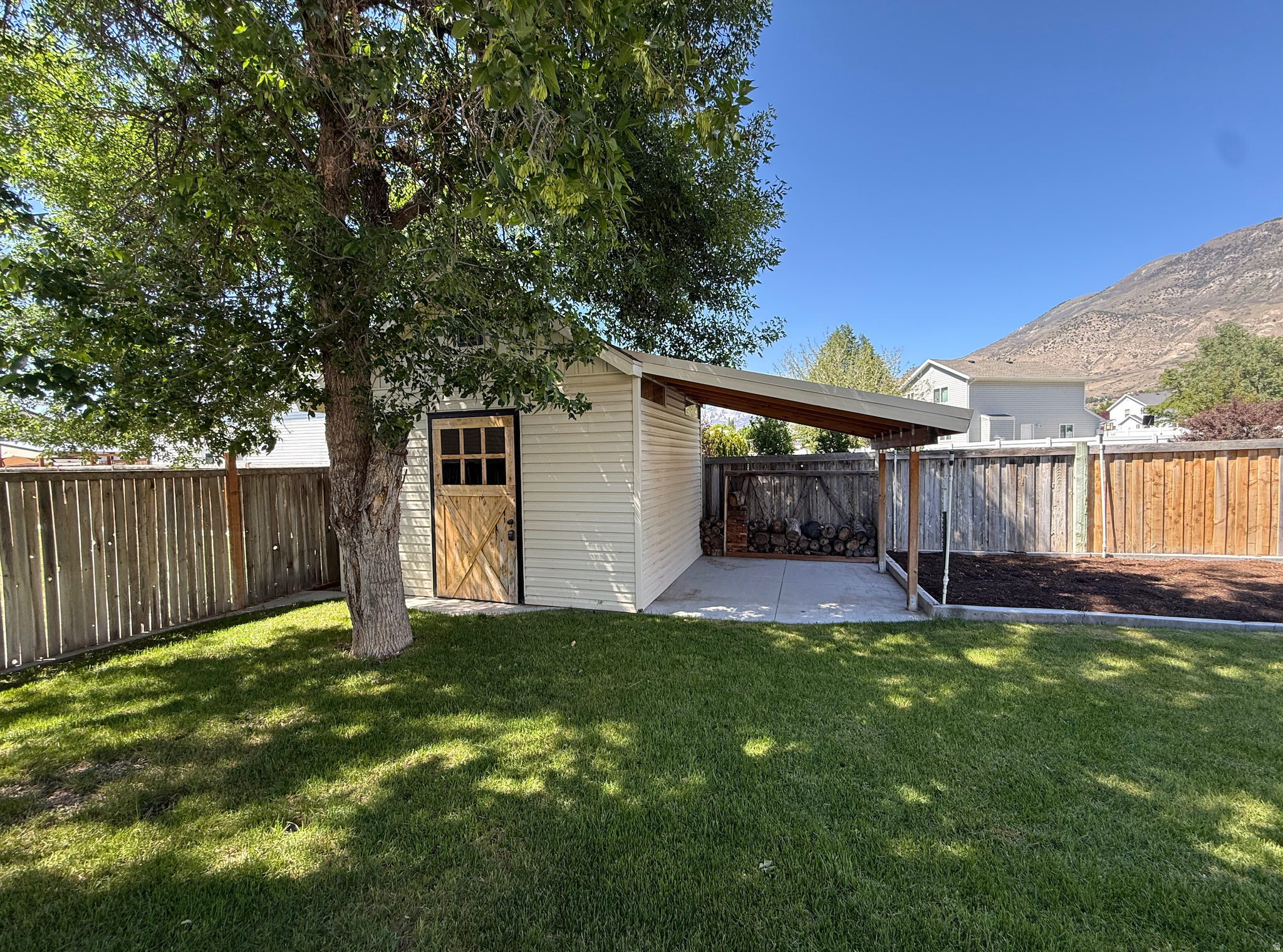 main property photo 17