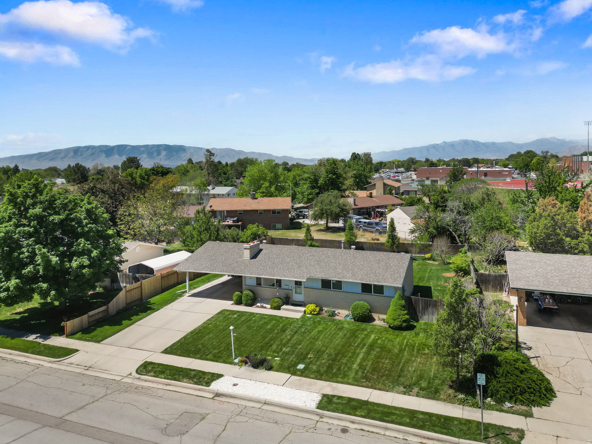 main property photo 33