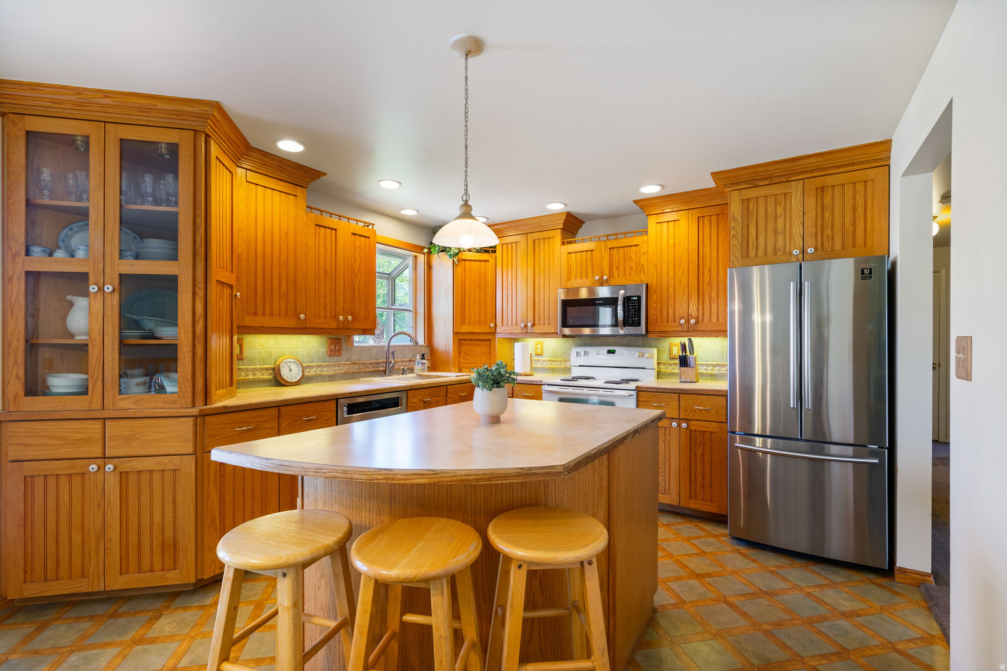main property photo 8