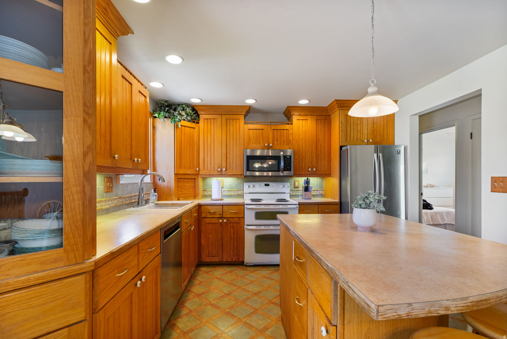 main property photo 9