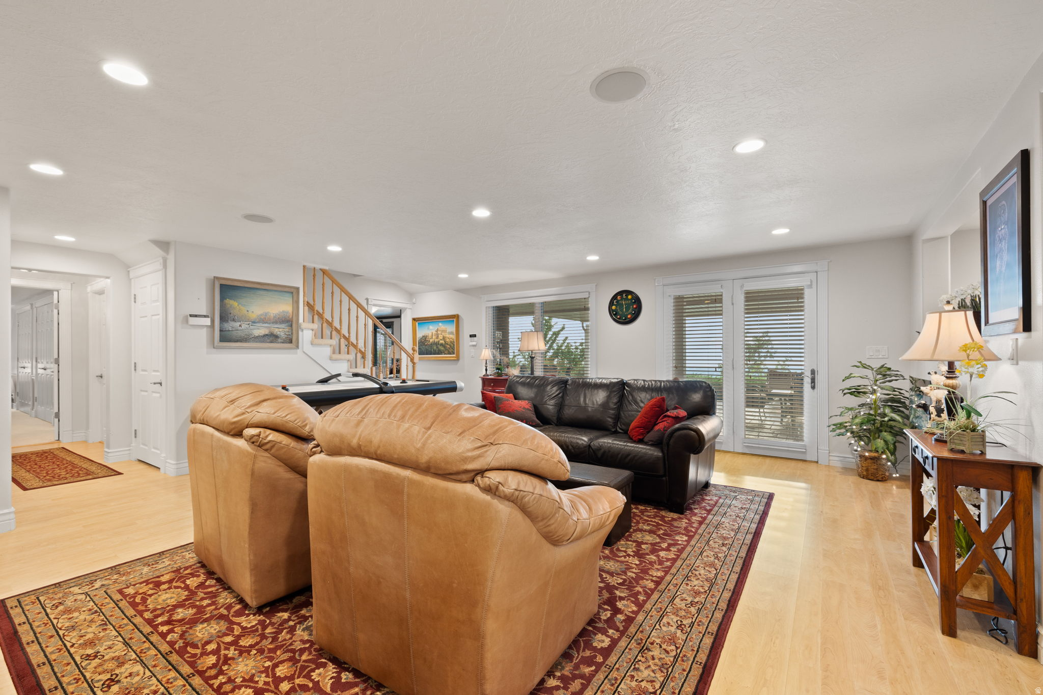 main property photo 50