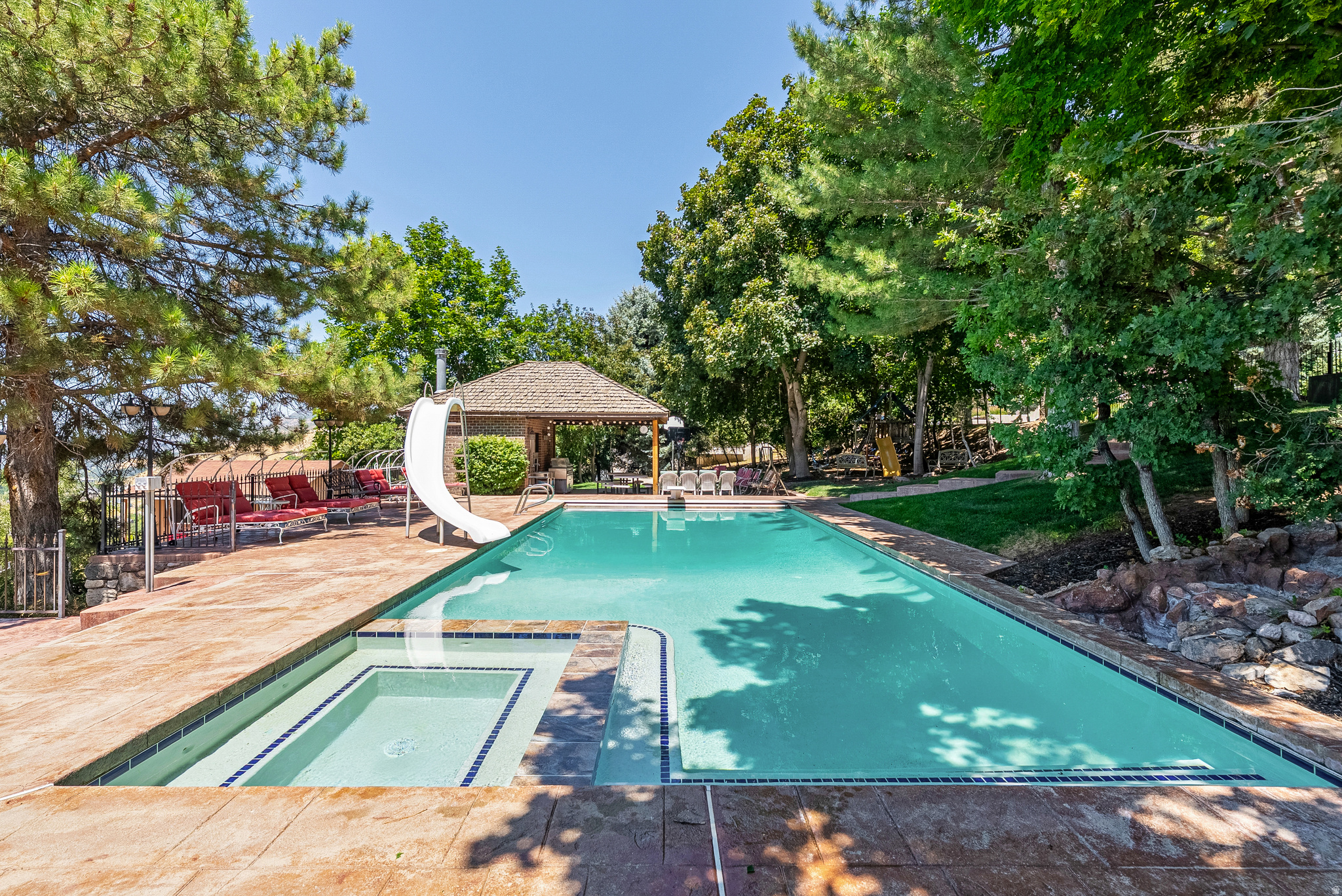 main property photo 78