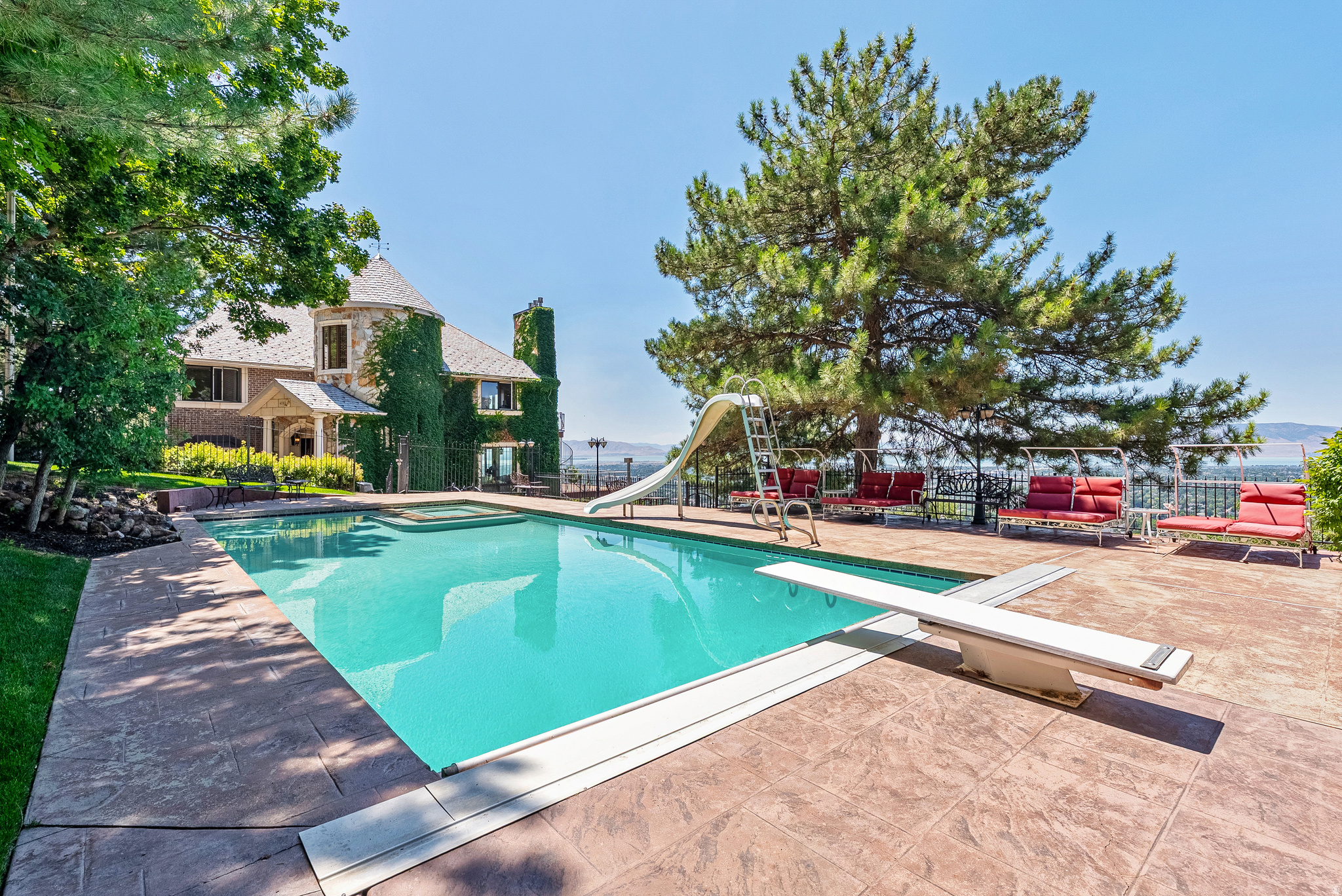 main property photo 79