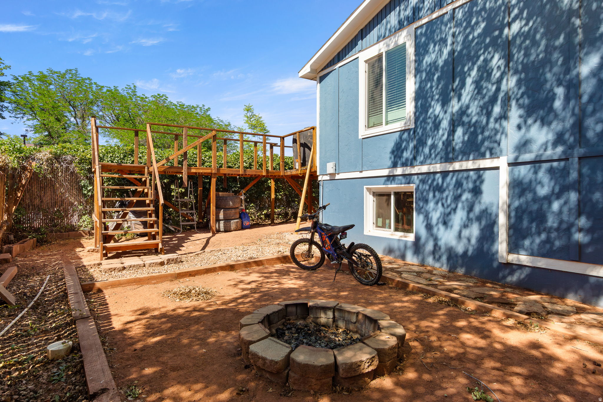 main property photo 16