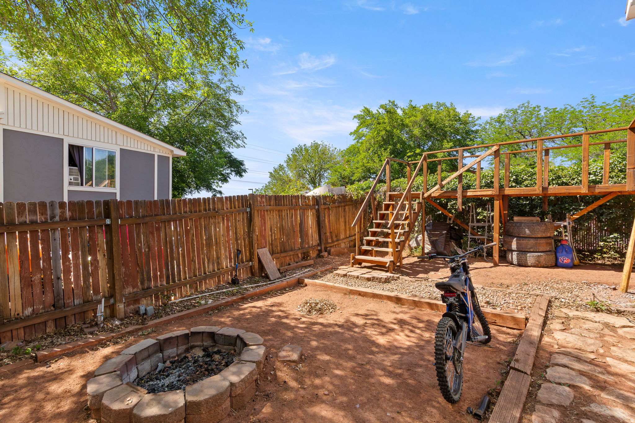 main property photo 17