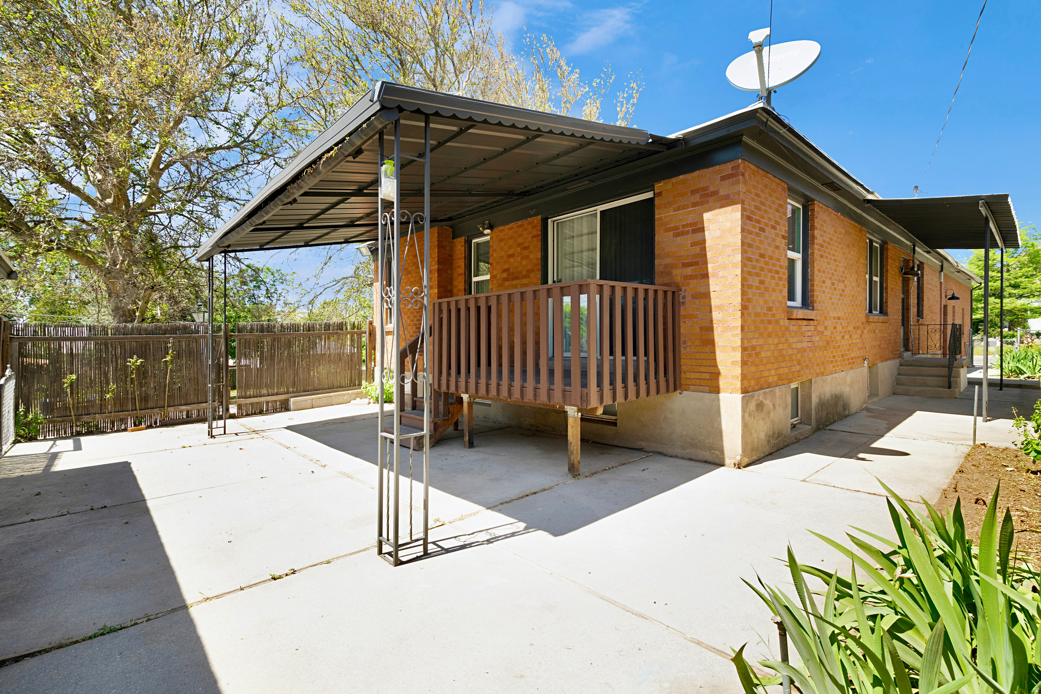 main property photo 32
