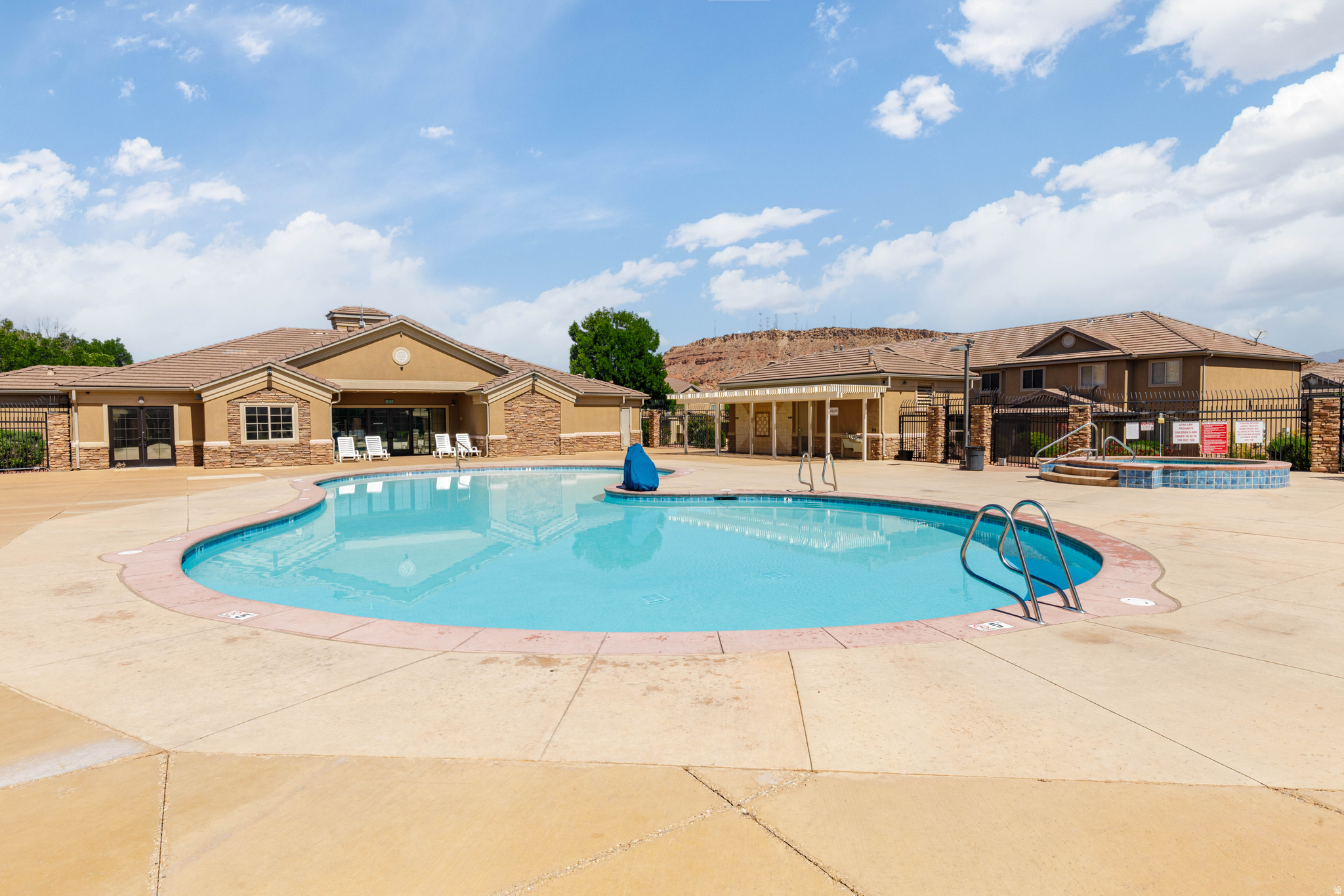 main property photo 23