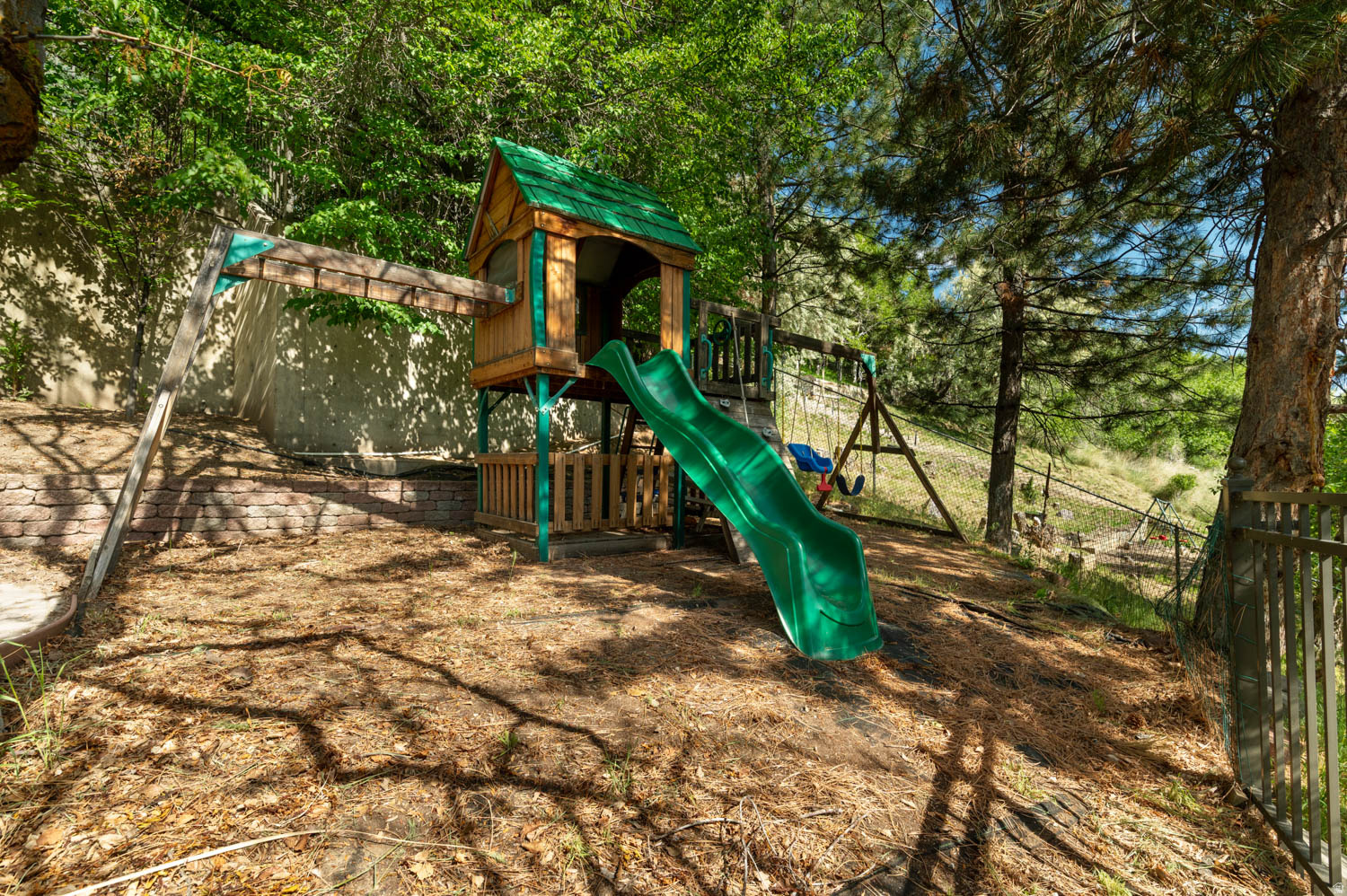 main property photo 76
