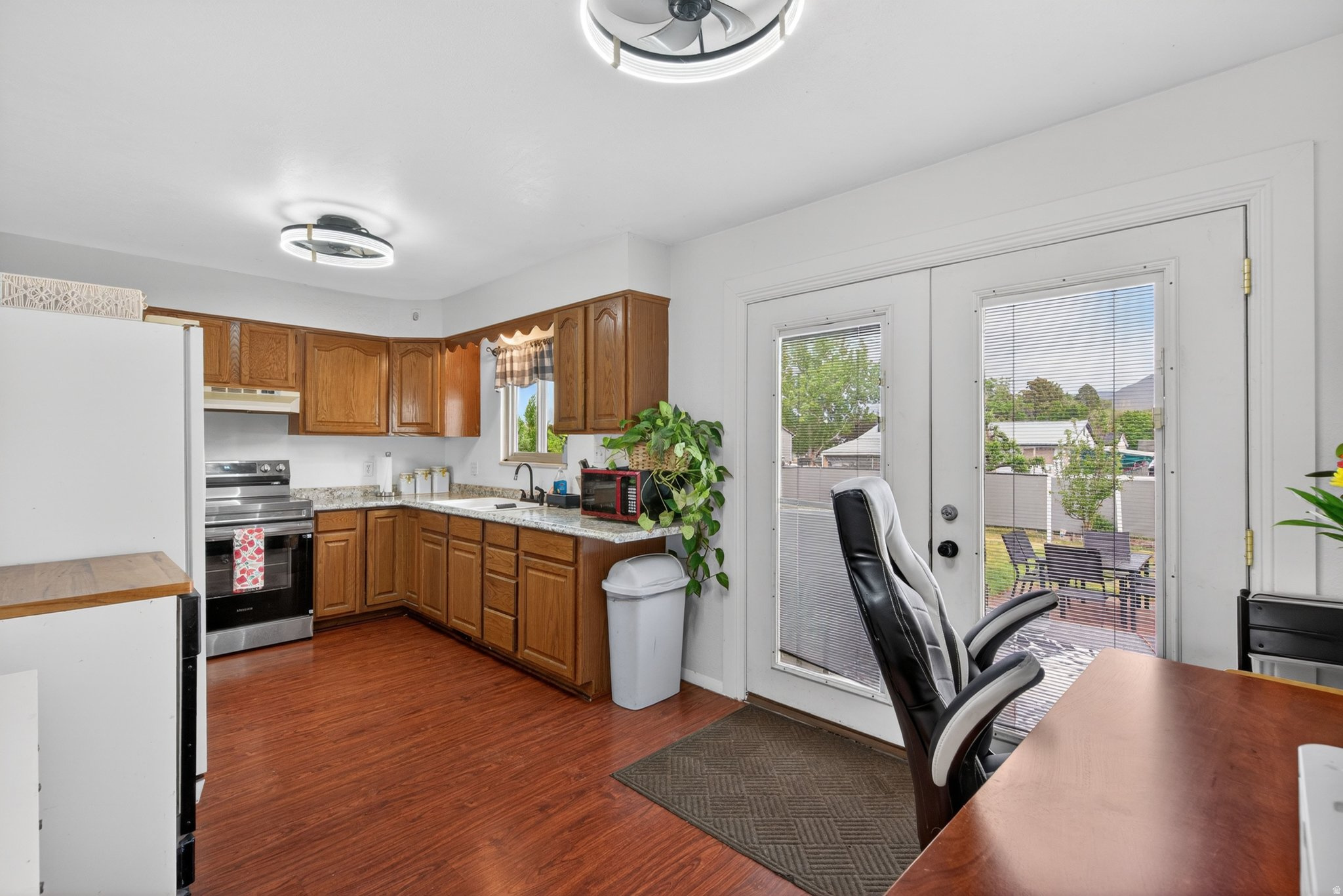 main property photo 9
