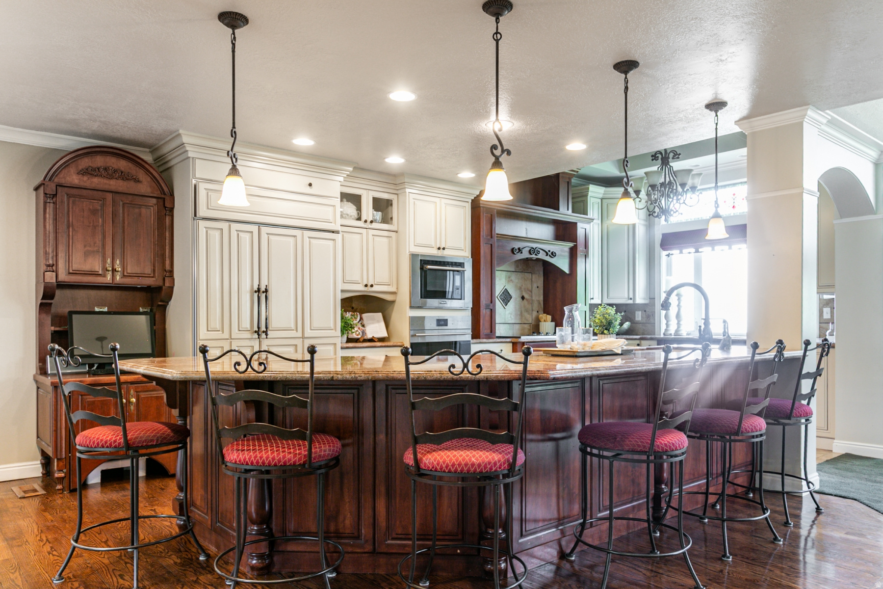 main property photo 12