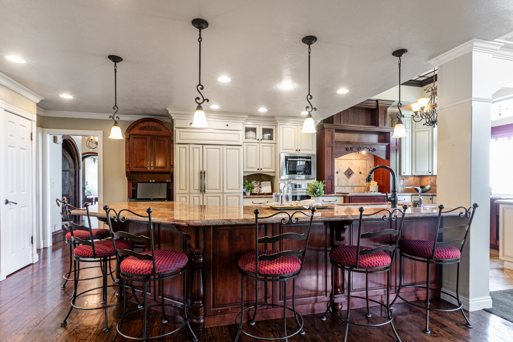 main property photo 17