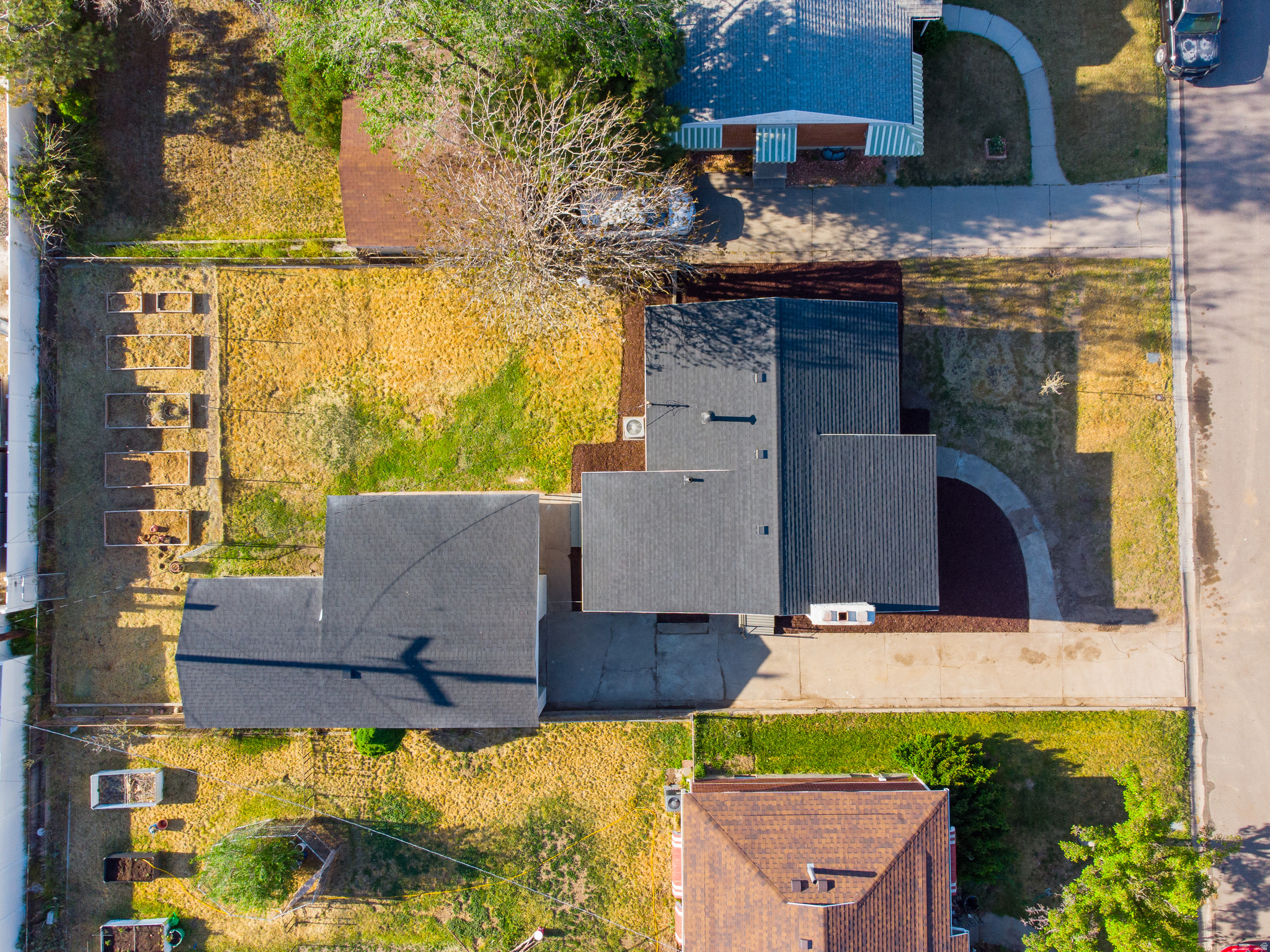 main property photo 16