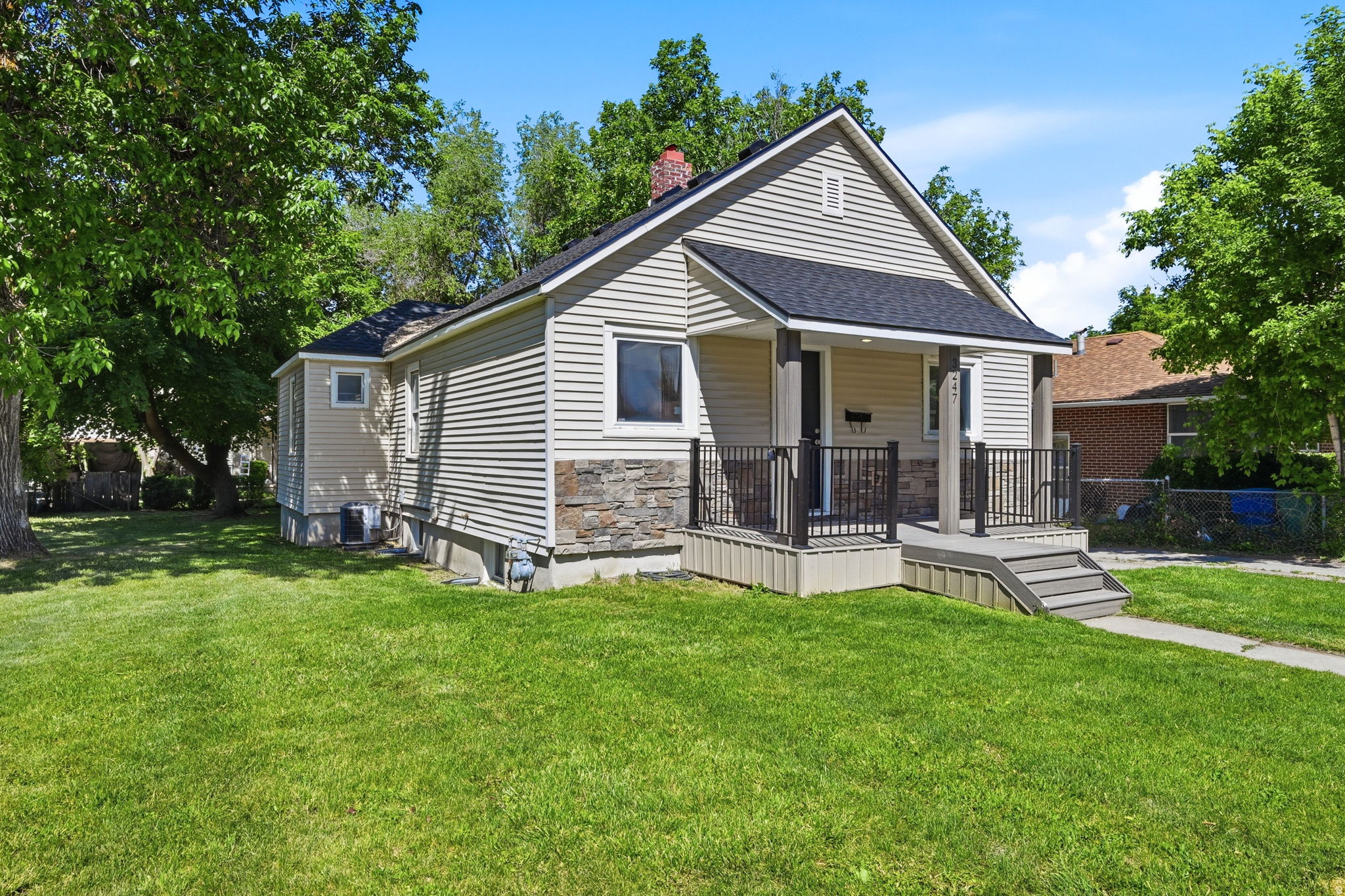 main property photo 3