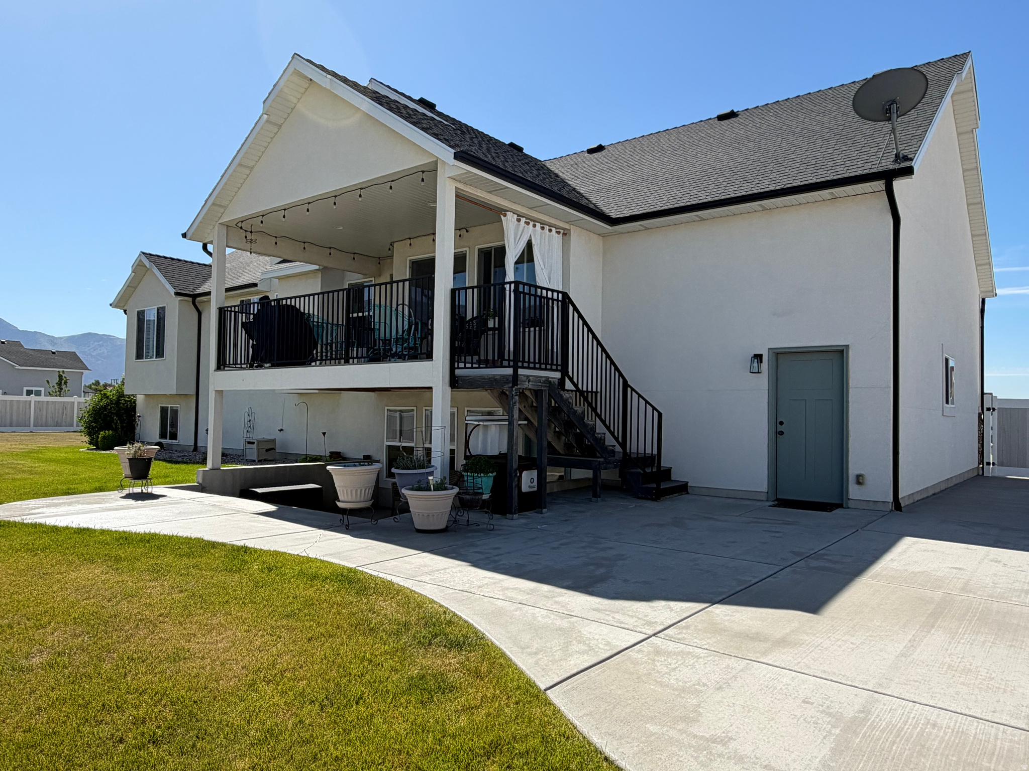 main property photo 30
