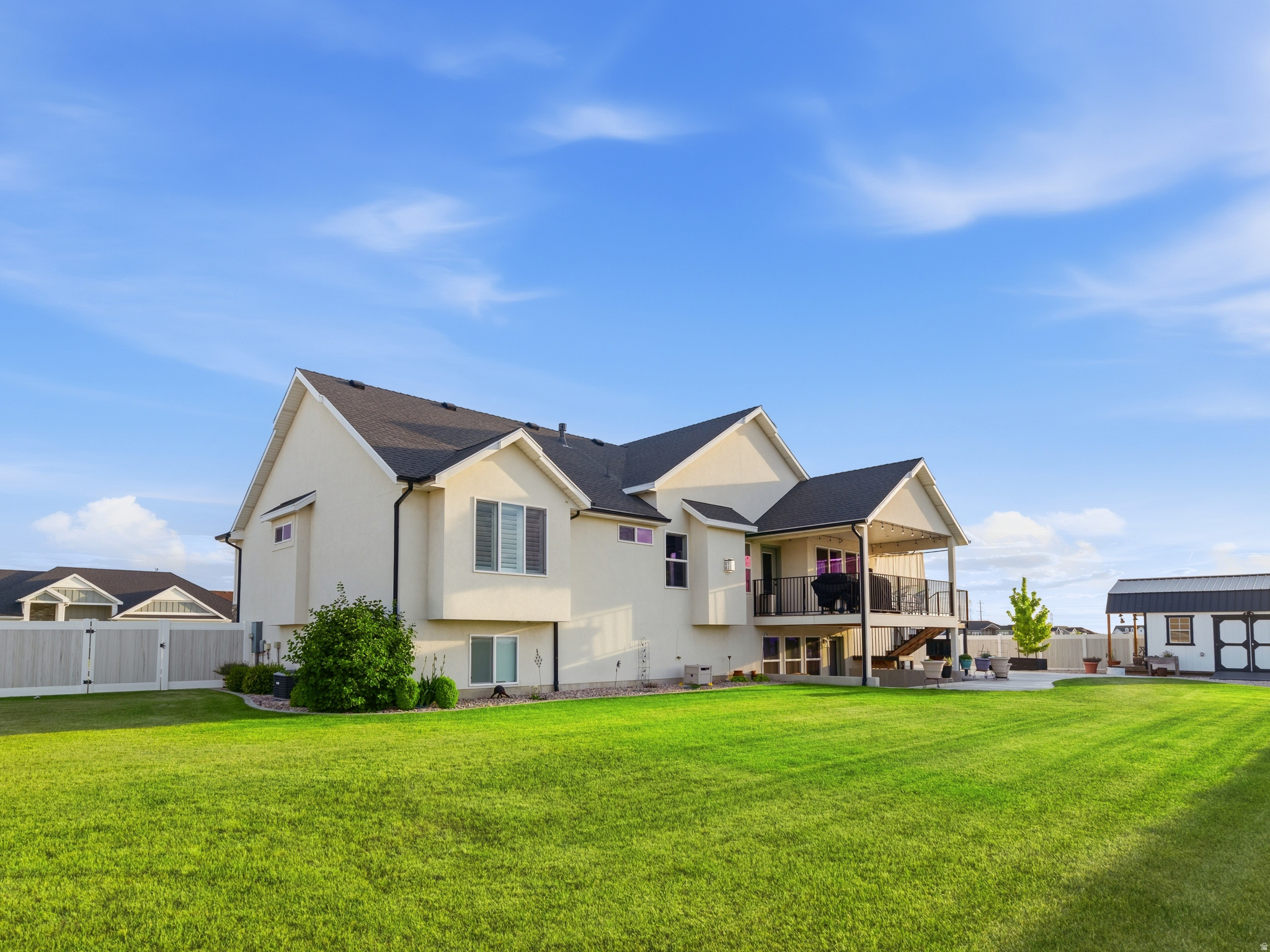 main property photo 37