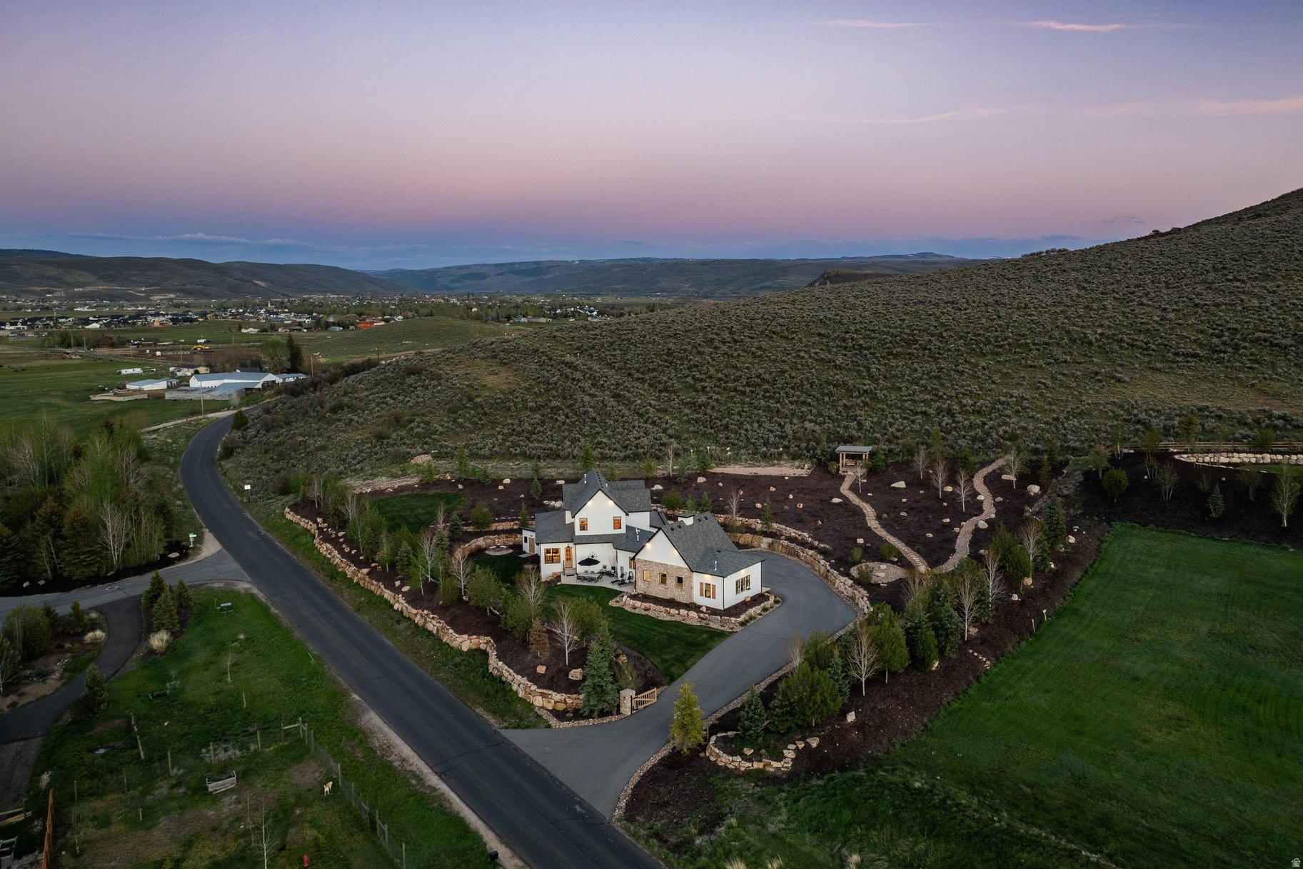 main property photo 11