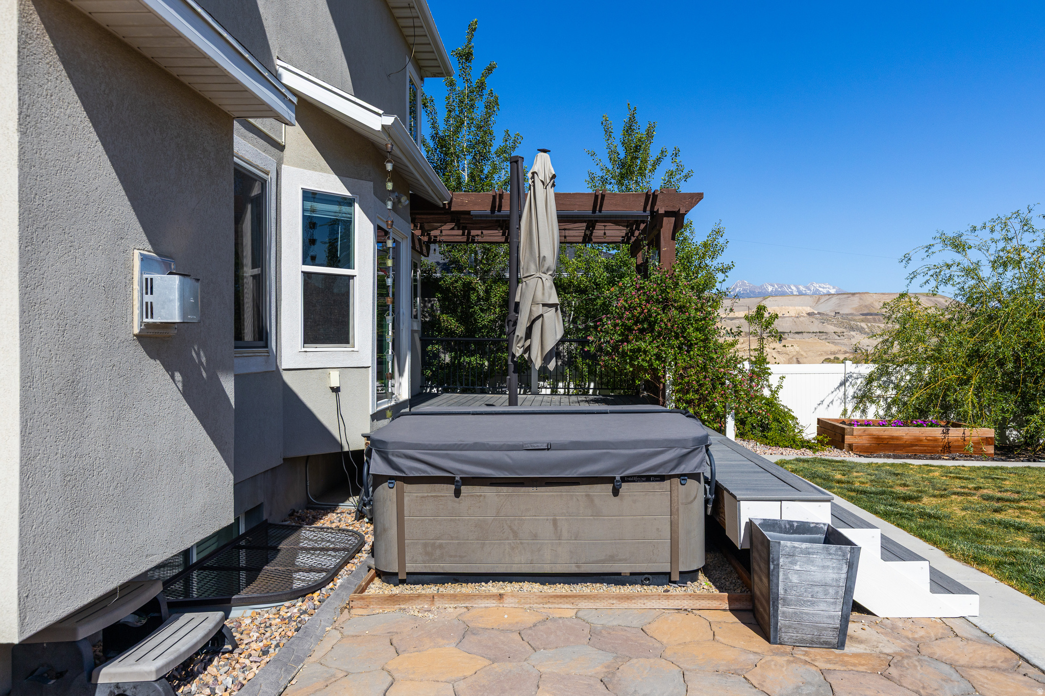 main property photo 45