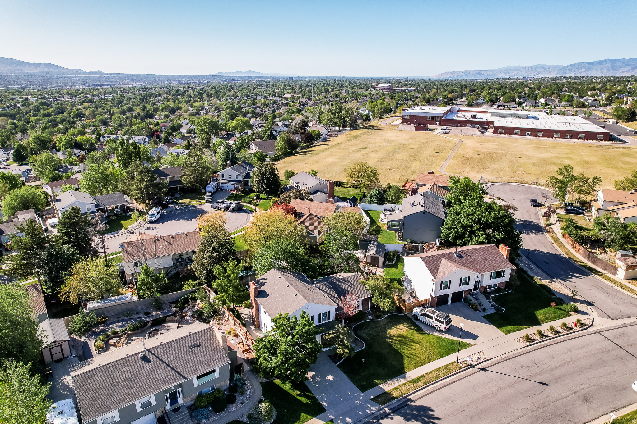 main property photo 40