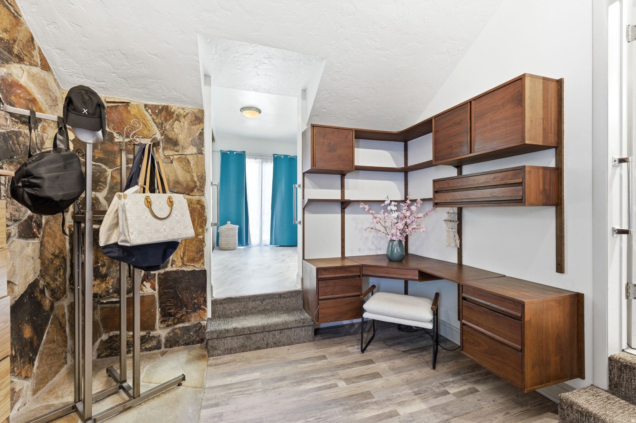 main property photo 31