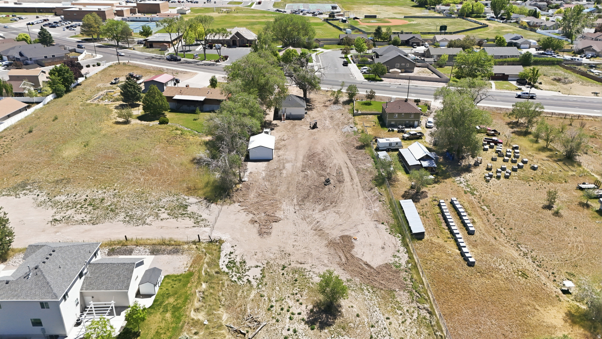 main property photo 23