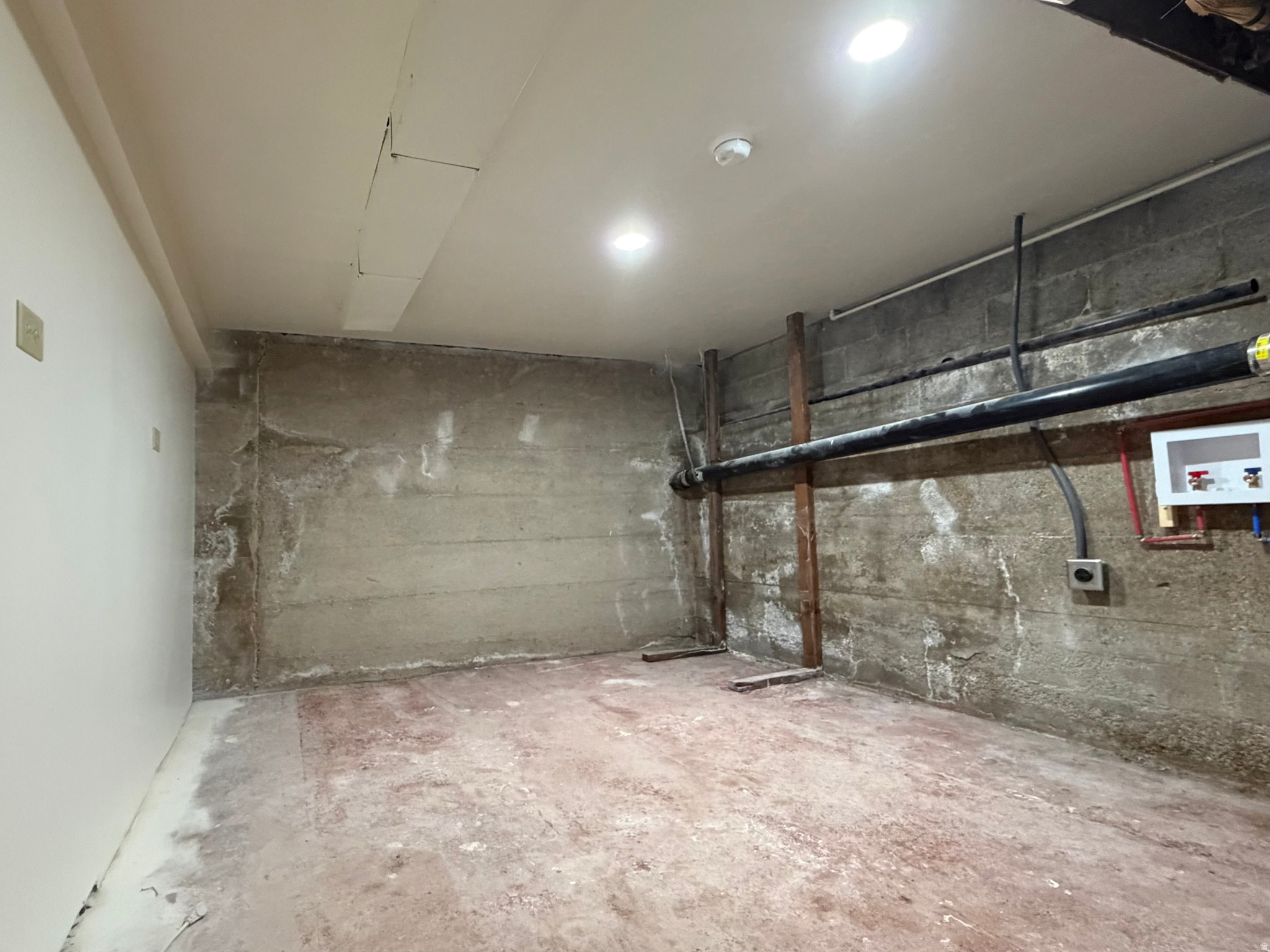 main property photo 13