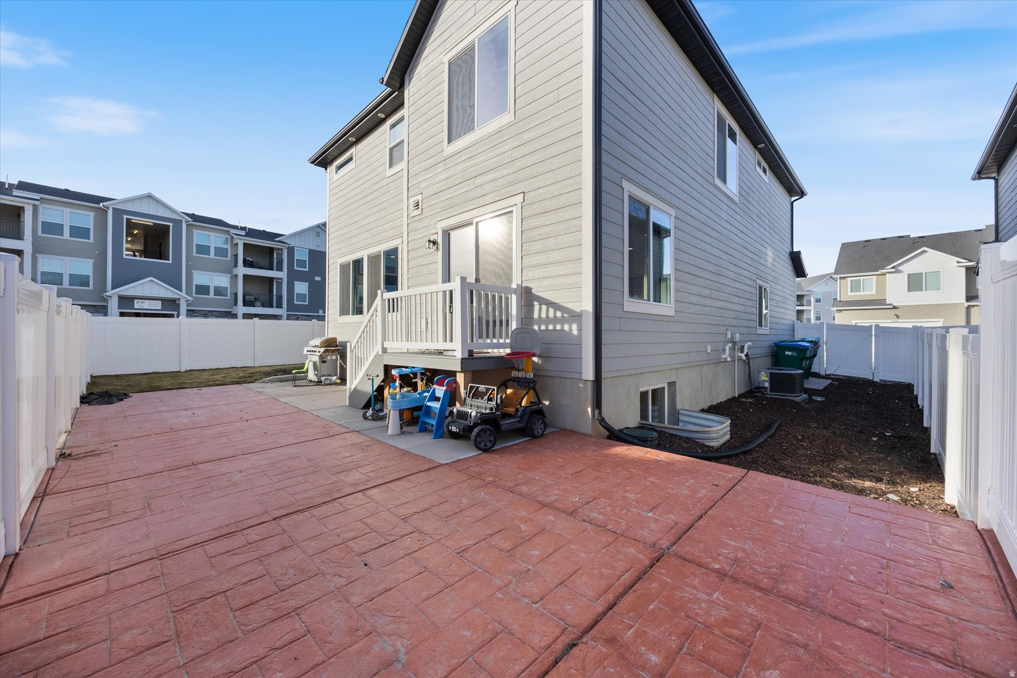 main property photo 3