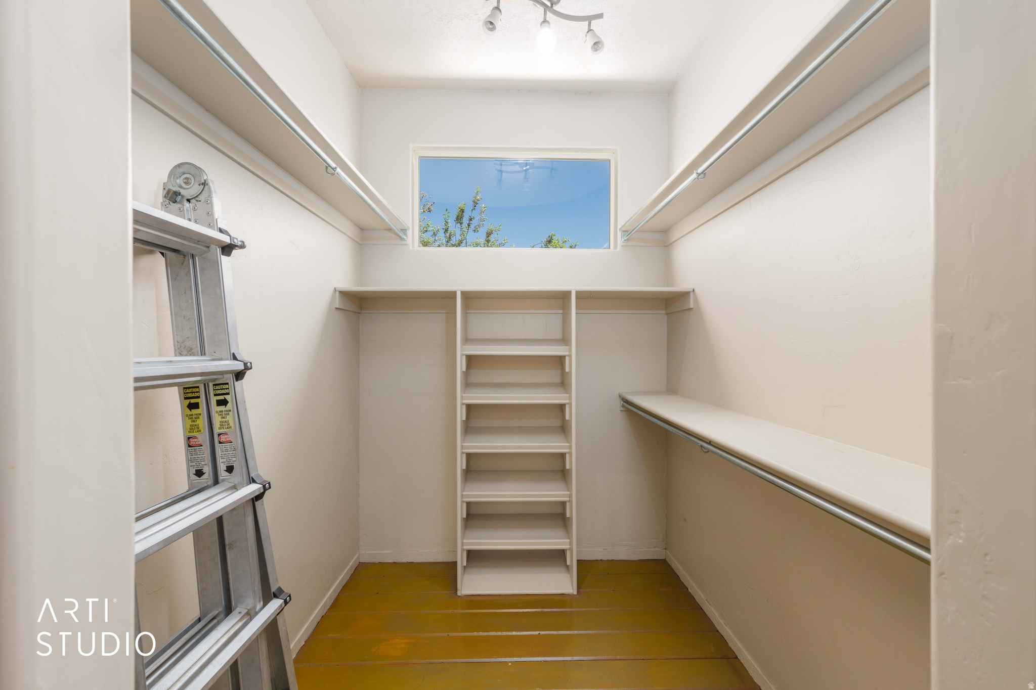 main property photo 20