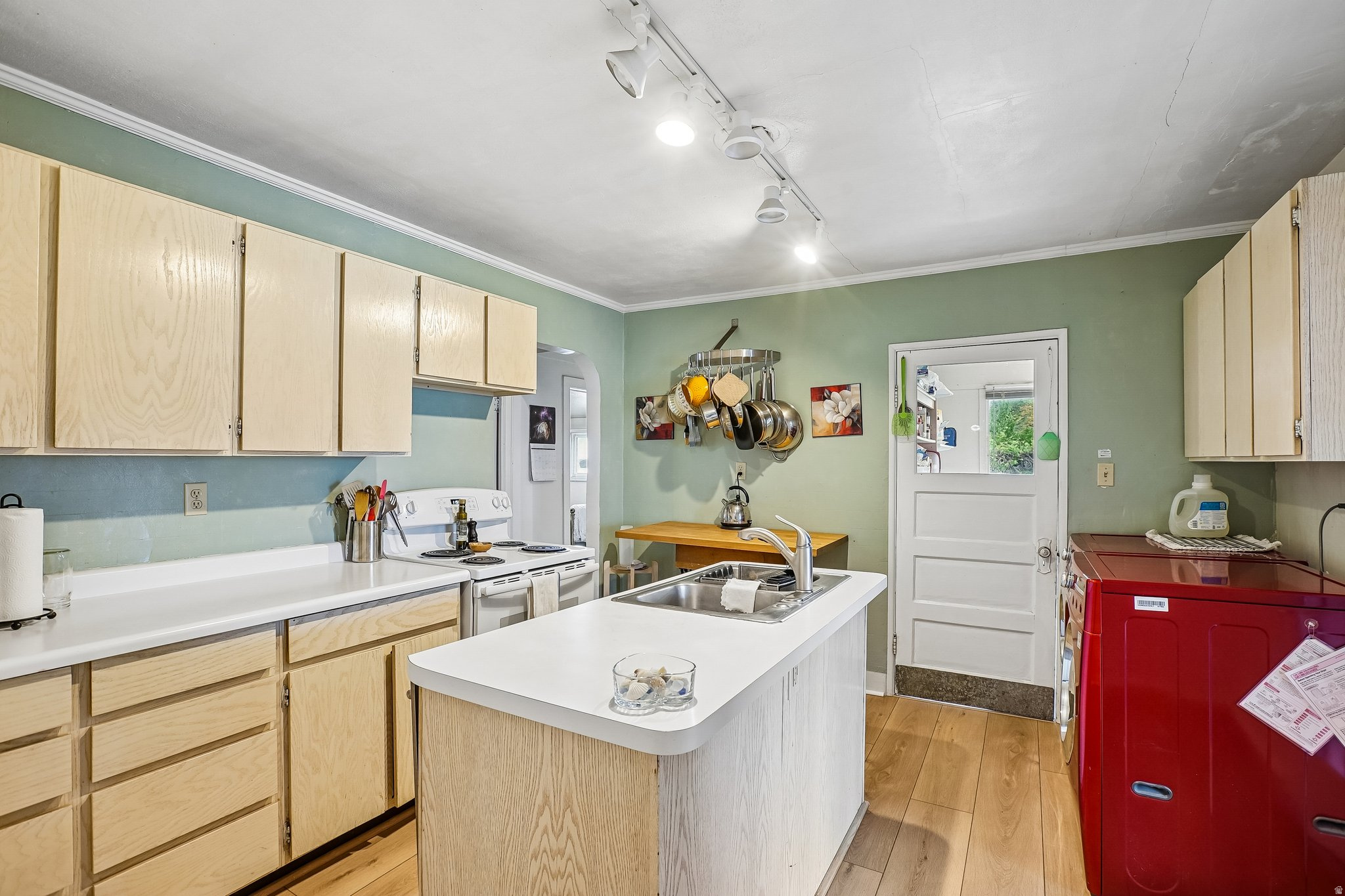 main property photo 16
