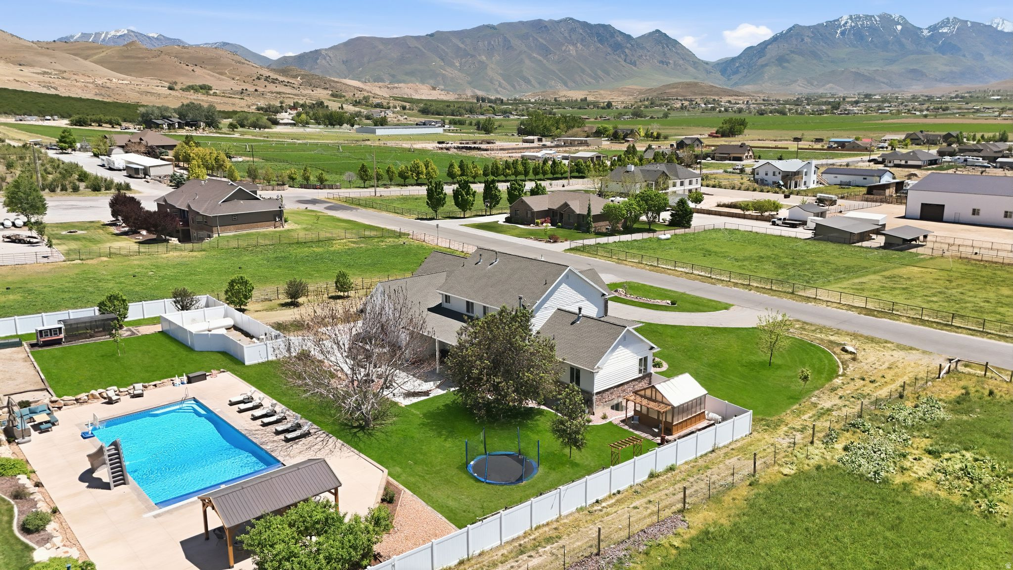main property photo 59
