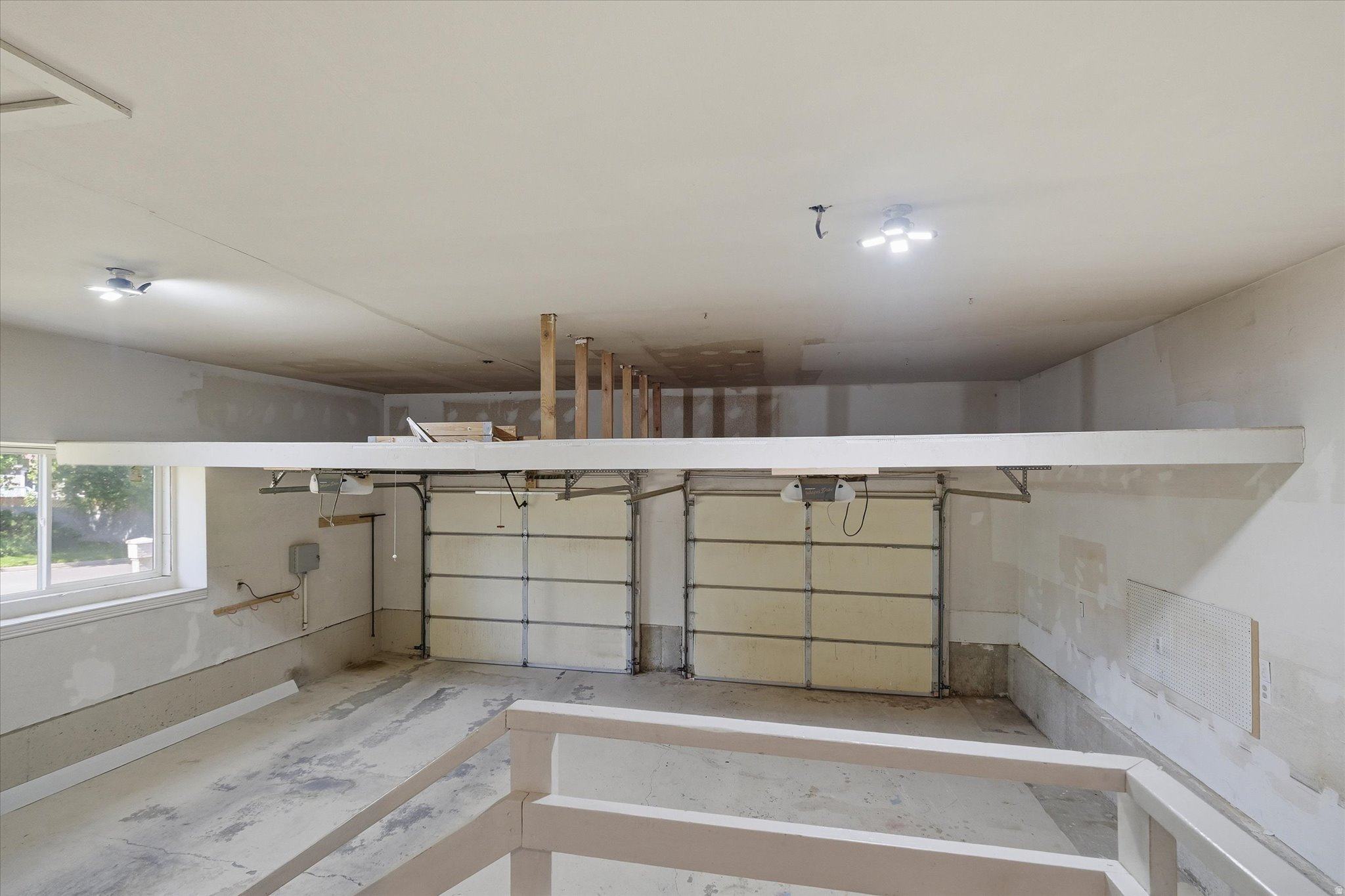 main property photo 44