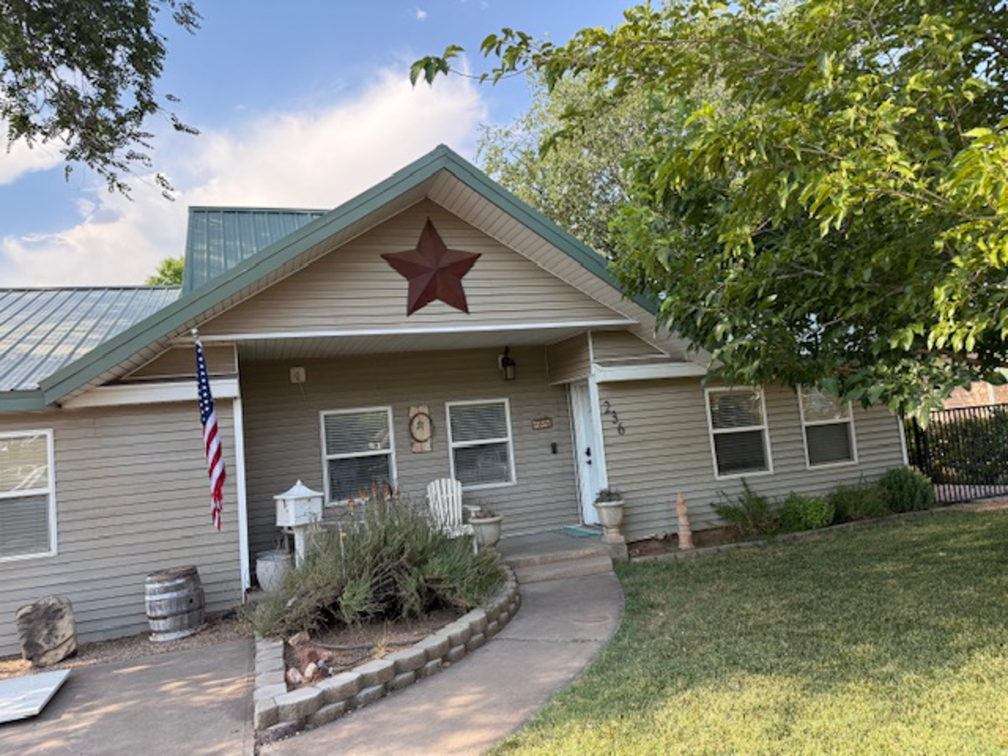 main property photo 5