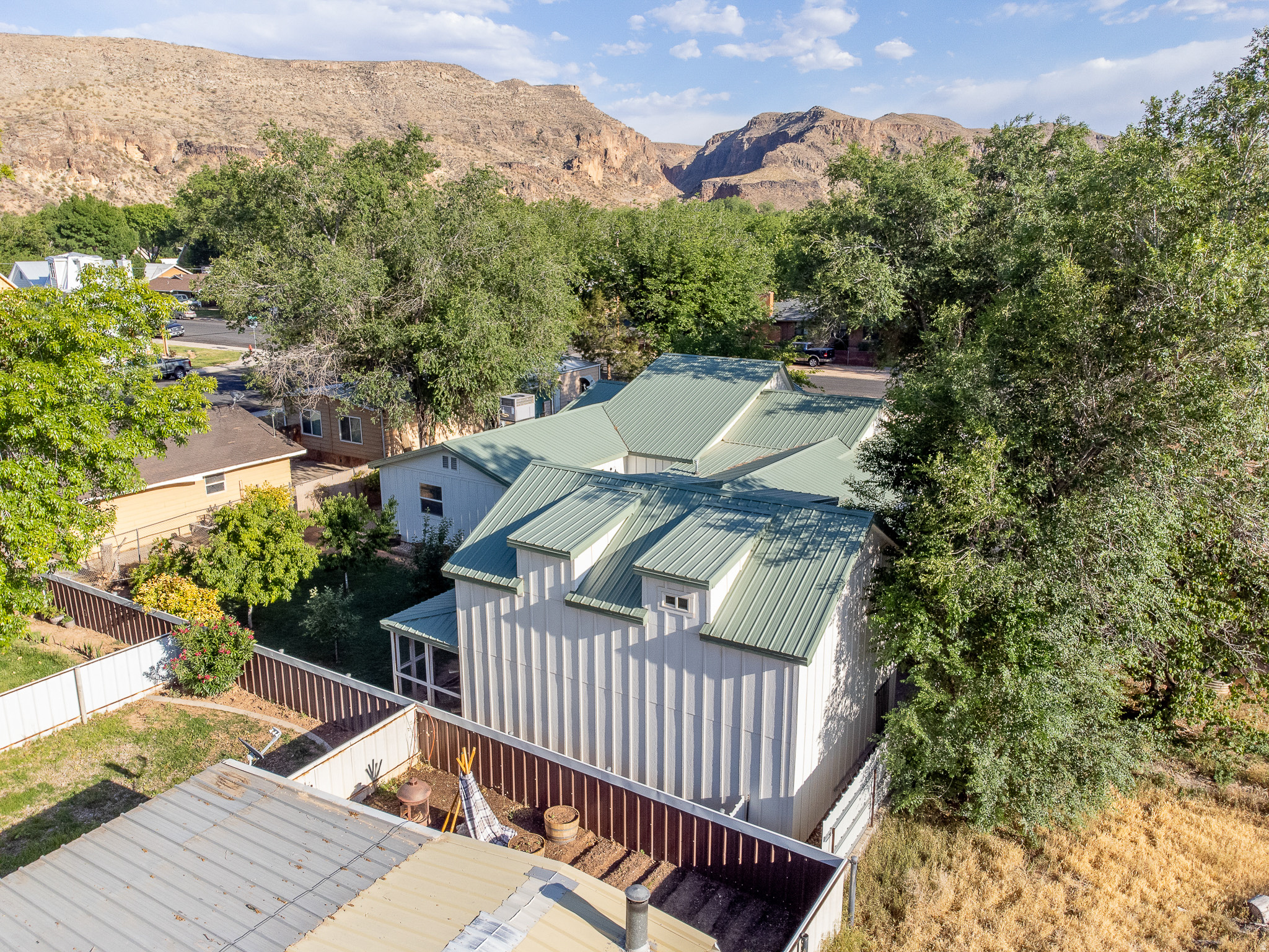 main property photo 75