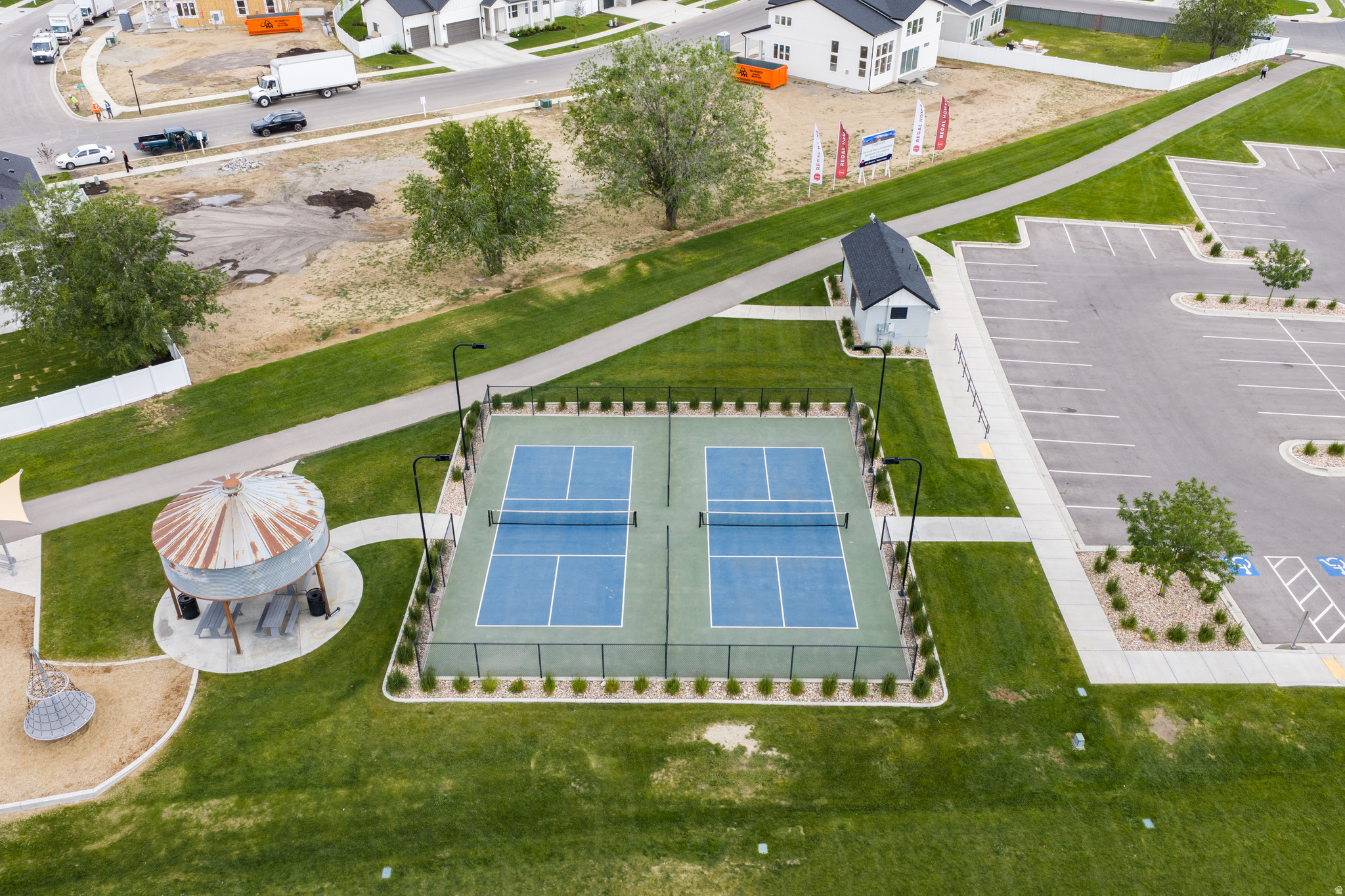 main property photo 40