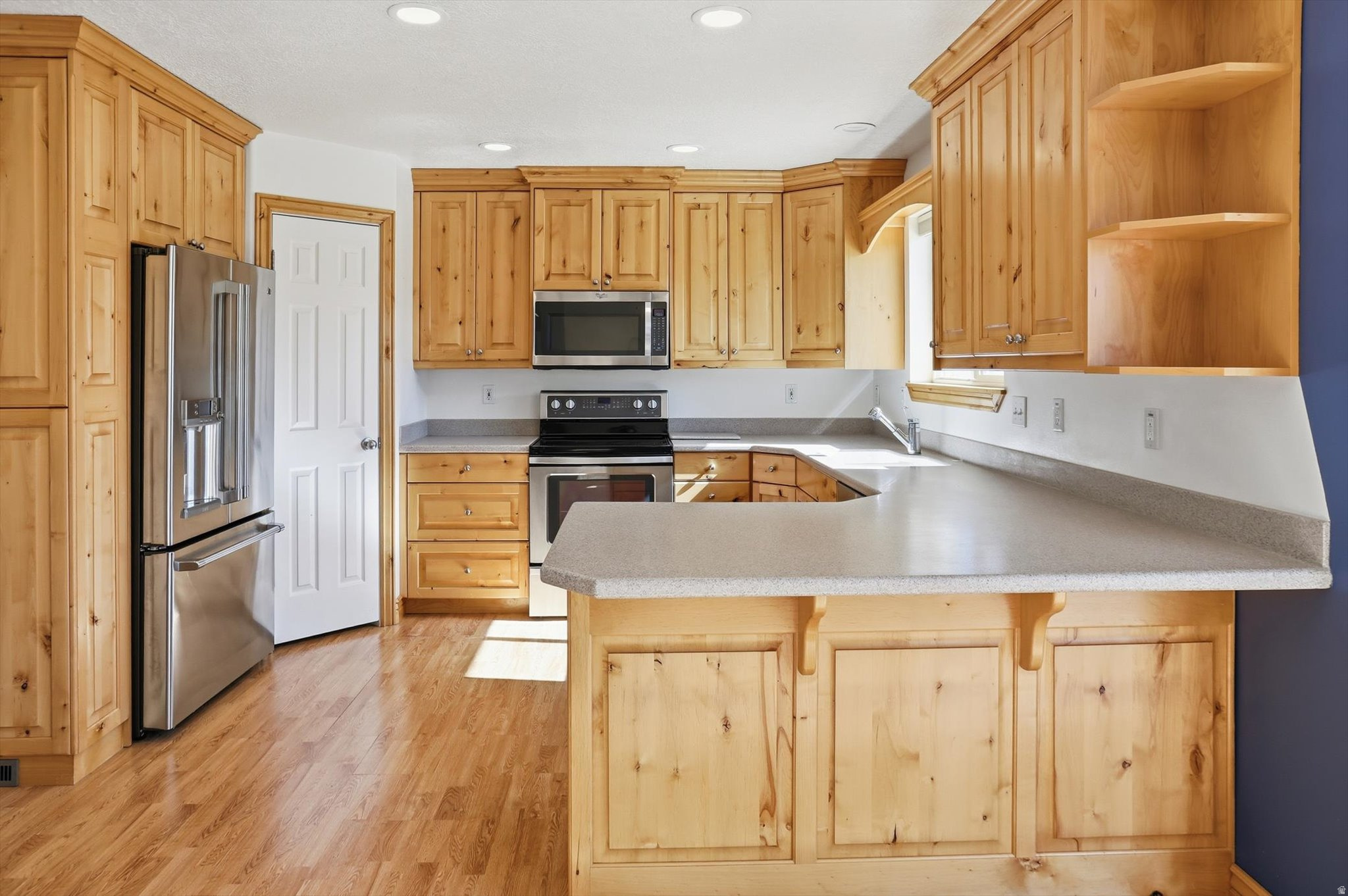 main property photo 9